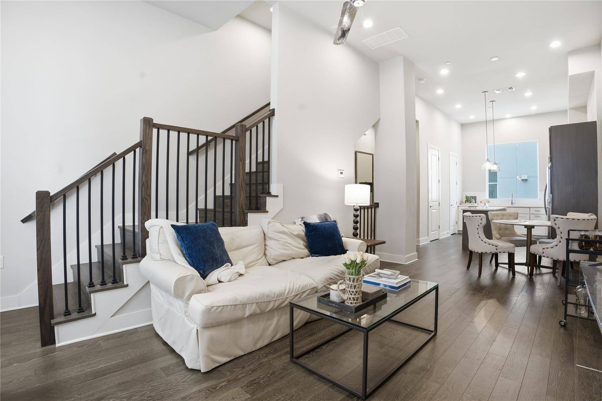 1411 Town Creek DR #6, Austin, TX 78741