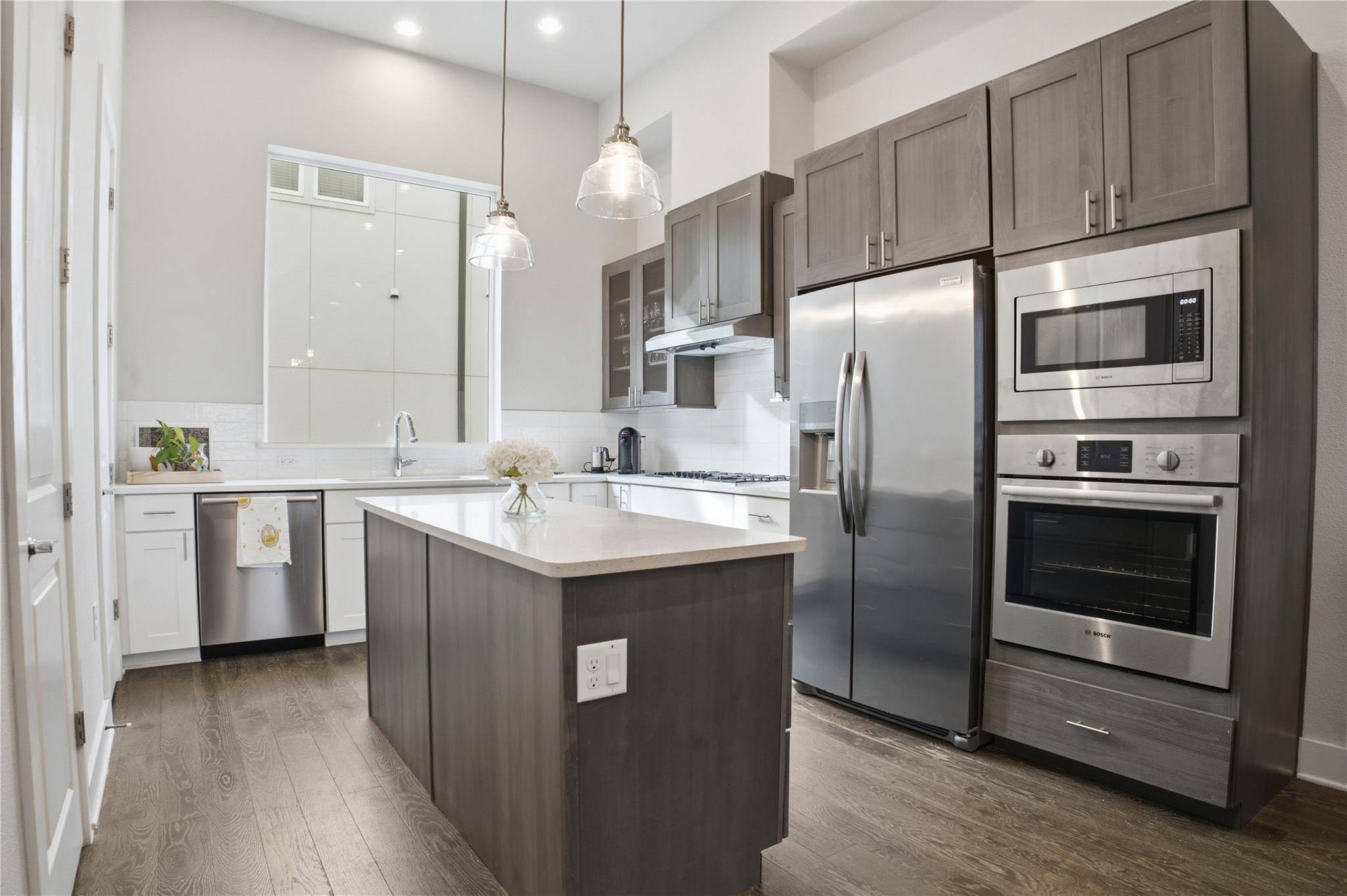 1411 Town Creek DR #6, Austin, TX 78741