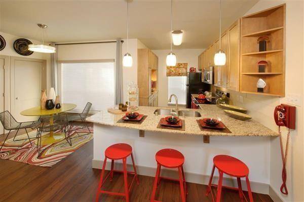 2800 Bartons Bluff LN #1004, Austin, TX 78746