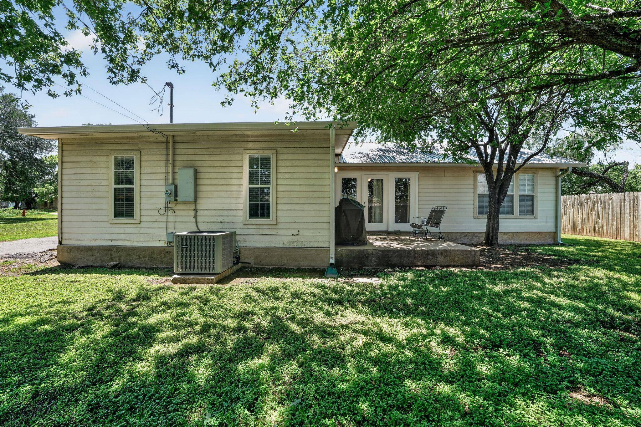 629 Birch LN, Cottonwood Shores, TX 78657