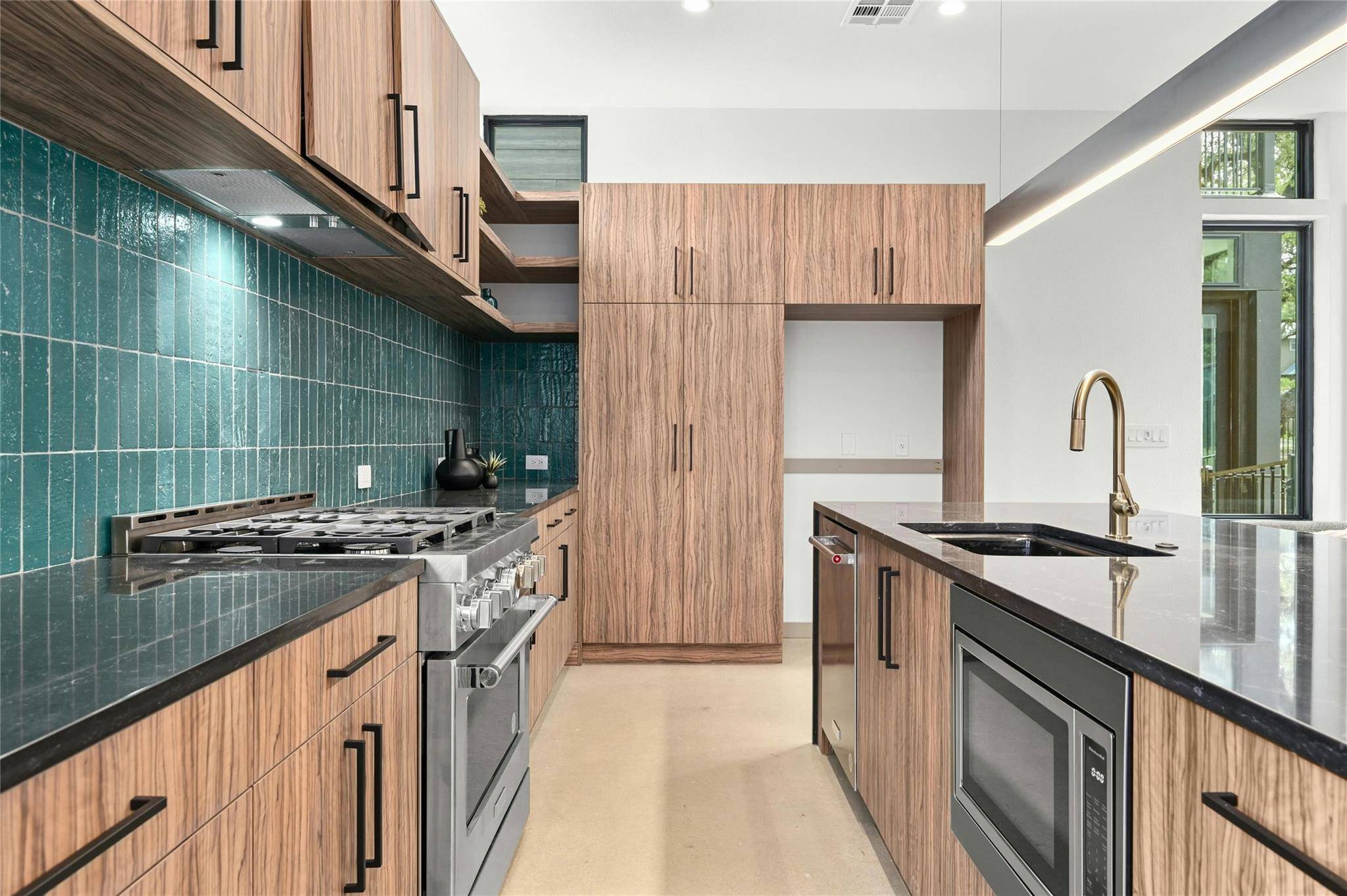 219 Lessin LN #Unit 6, Austin, TX 78704