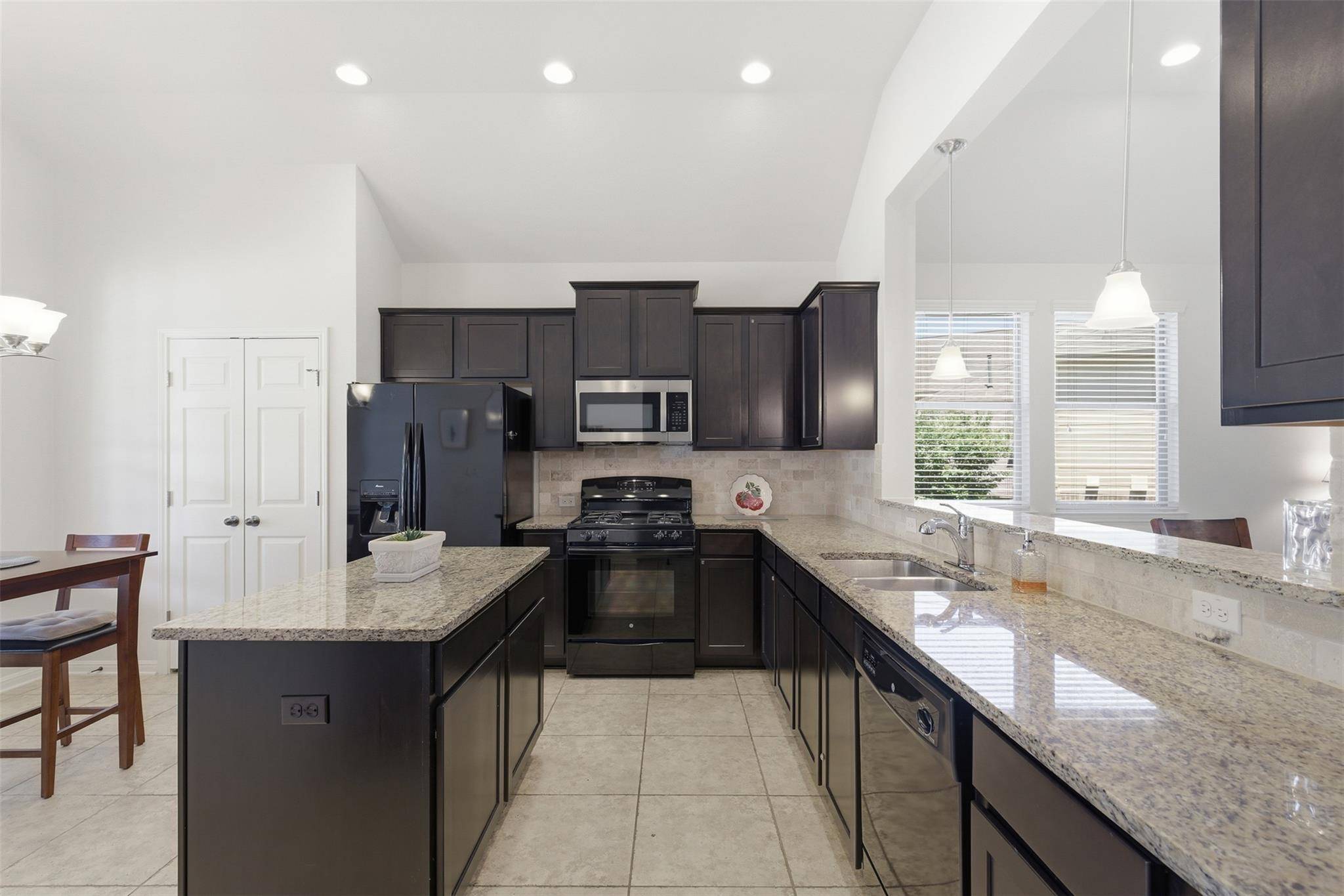 2144 Granite Hill DR, Leander, TX 78641