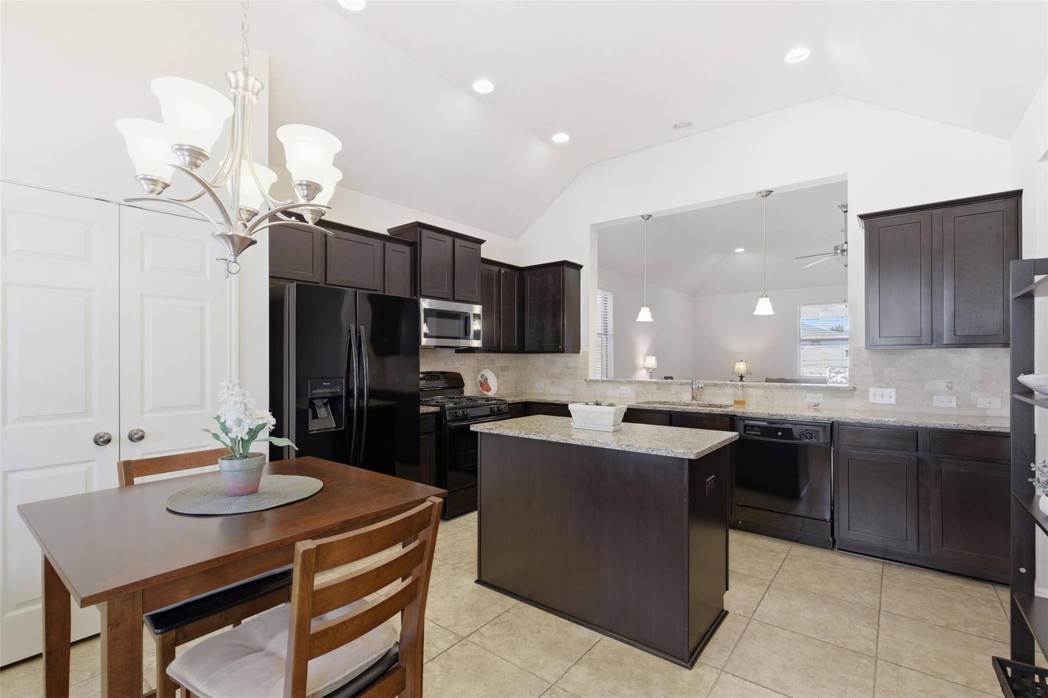 2144 Granite Hill DR, Leander, TX 78641