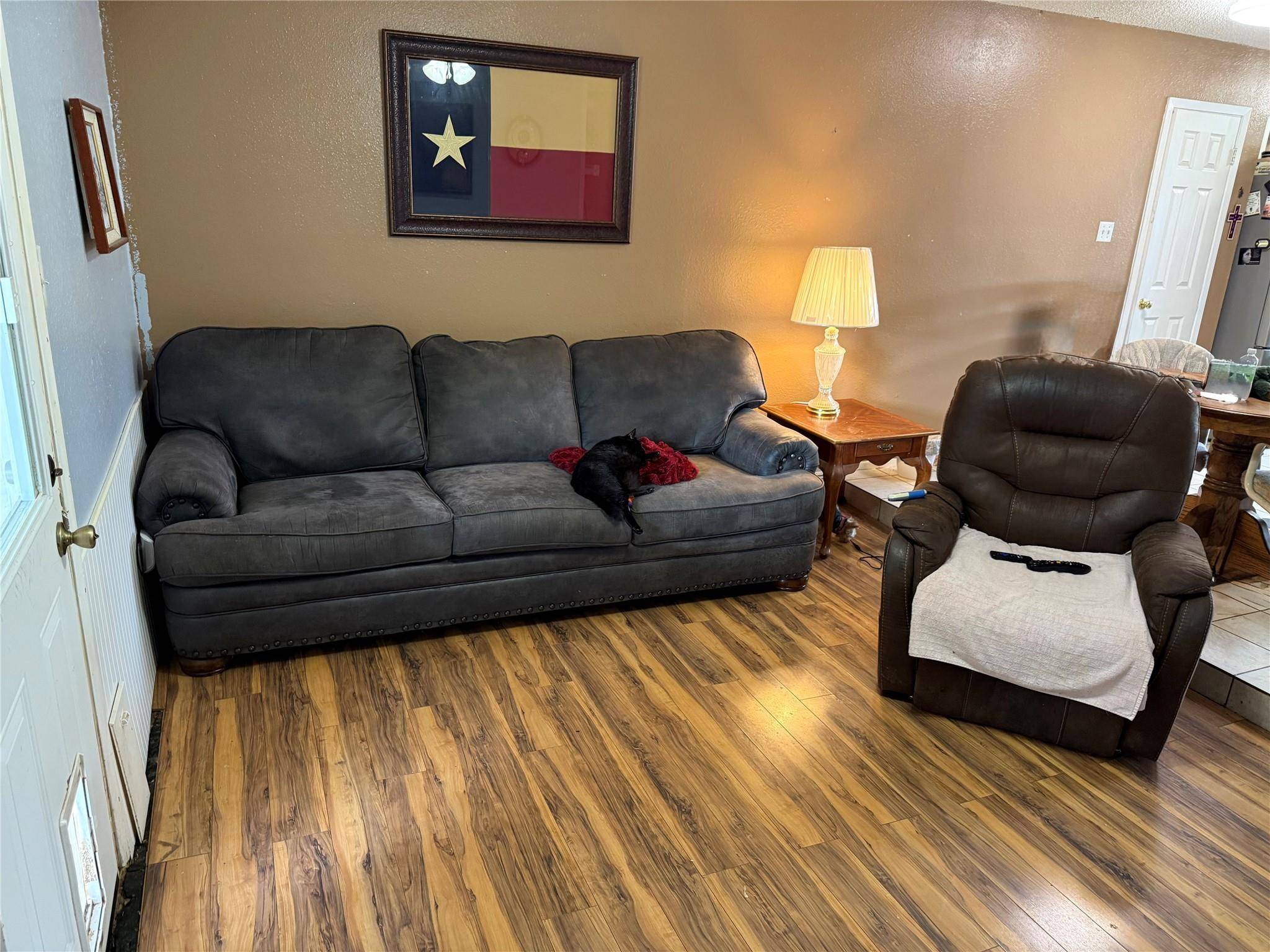 1704 S Walnut ST, Georgetown, TX 78626
