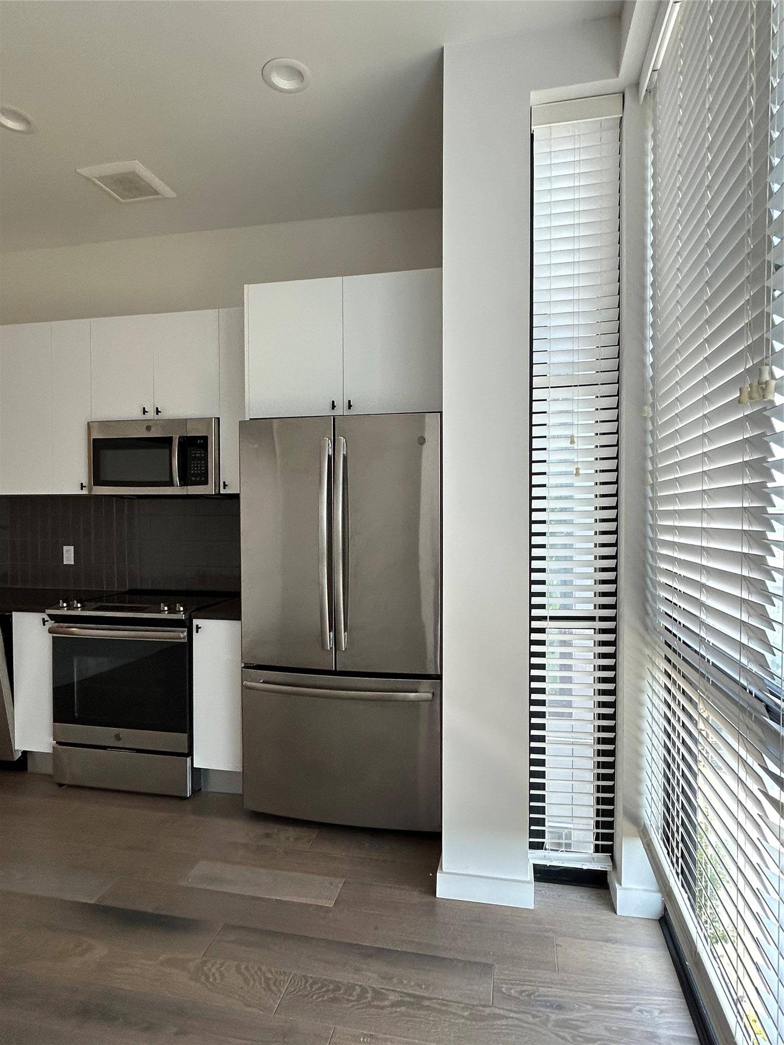 800 Embassy DR #505, Austin, TX 78702