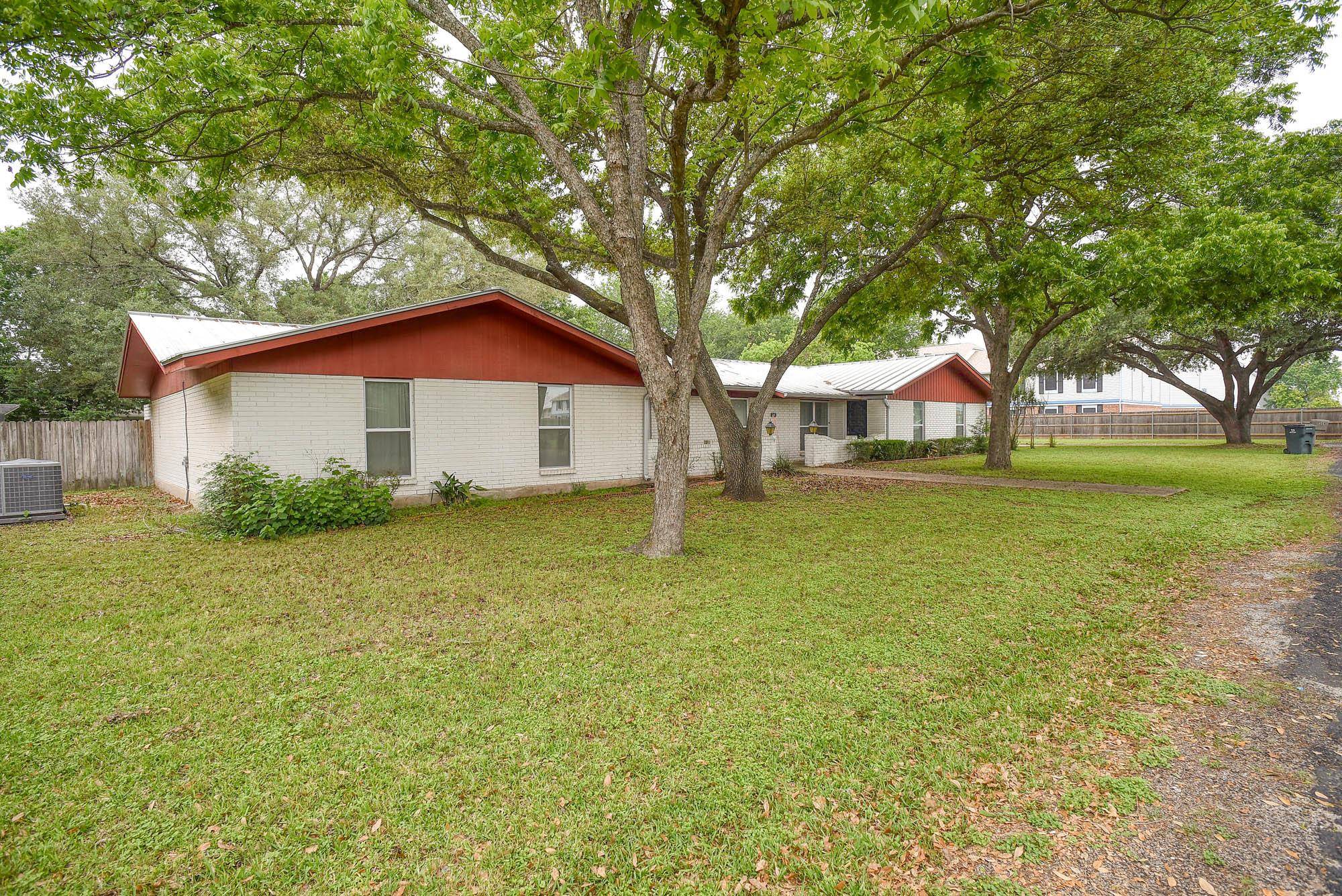 204 Maynard ST, Bastrop, TX 78602