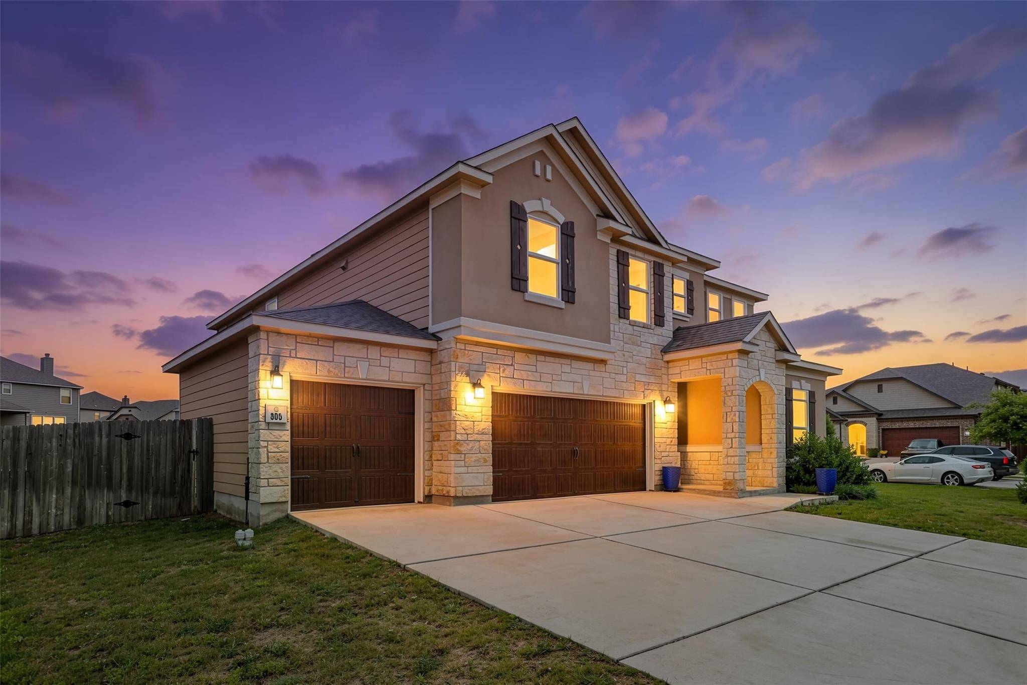 305 Kat Garnet DR, Kyle, TX 78640