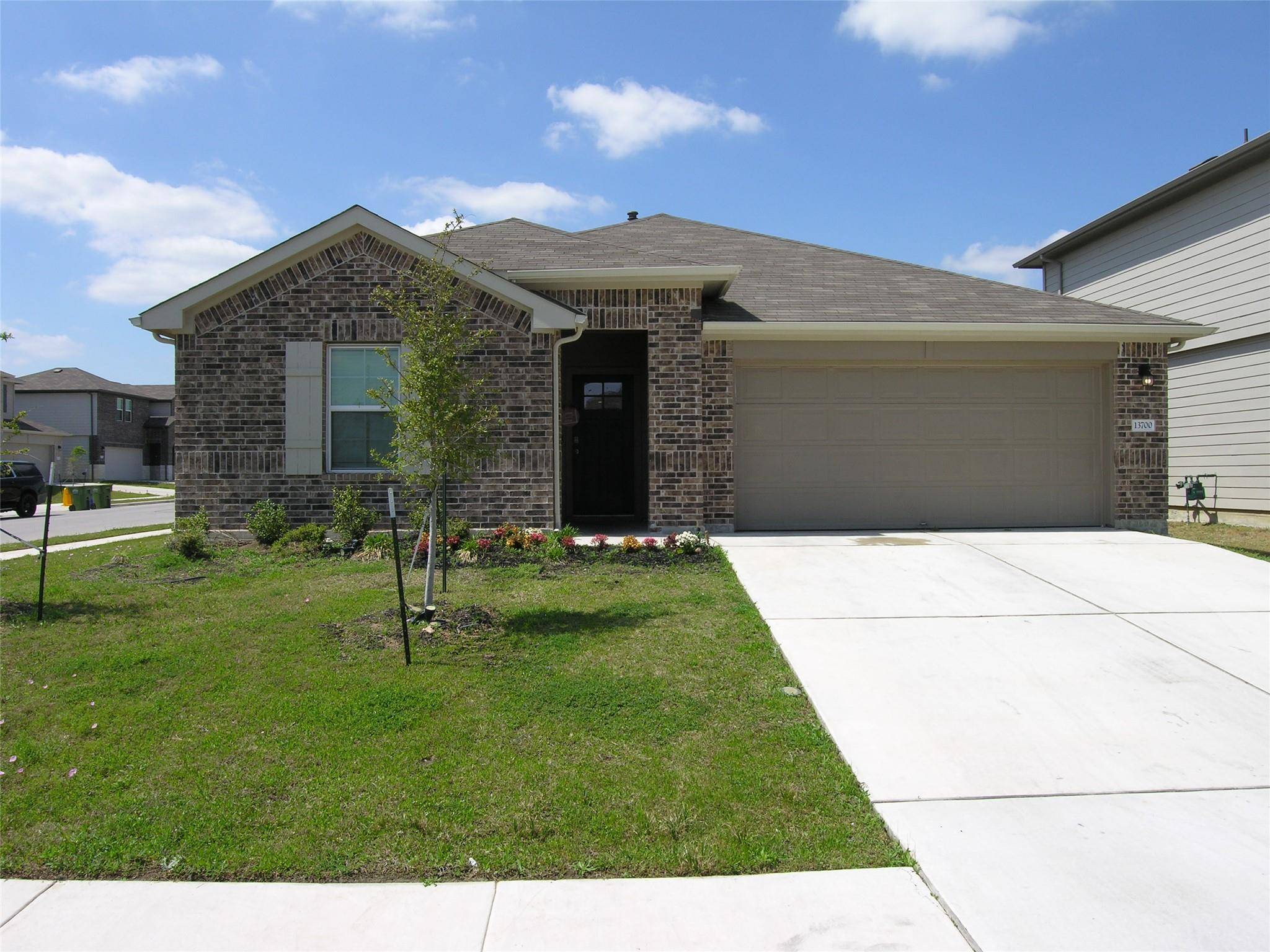 13700 Dismuke DR, Manor, TX 78653