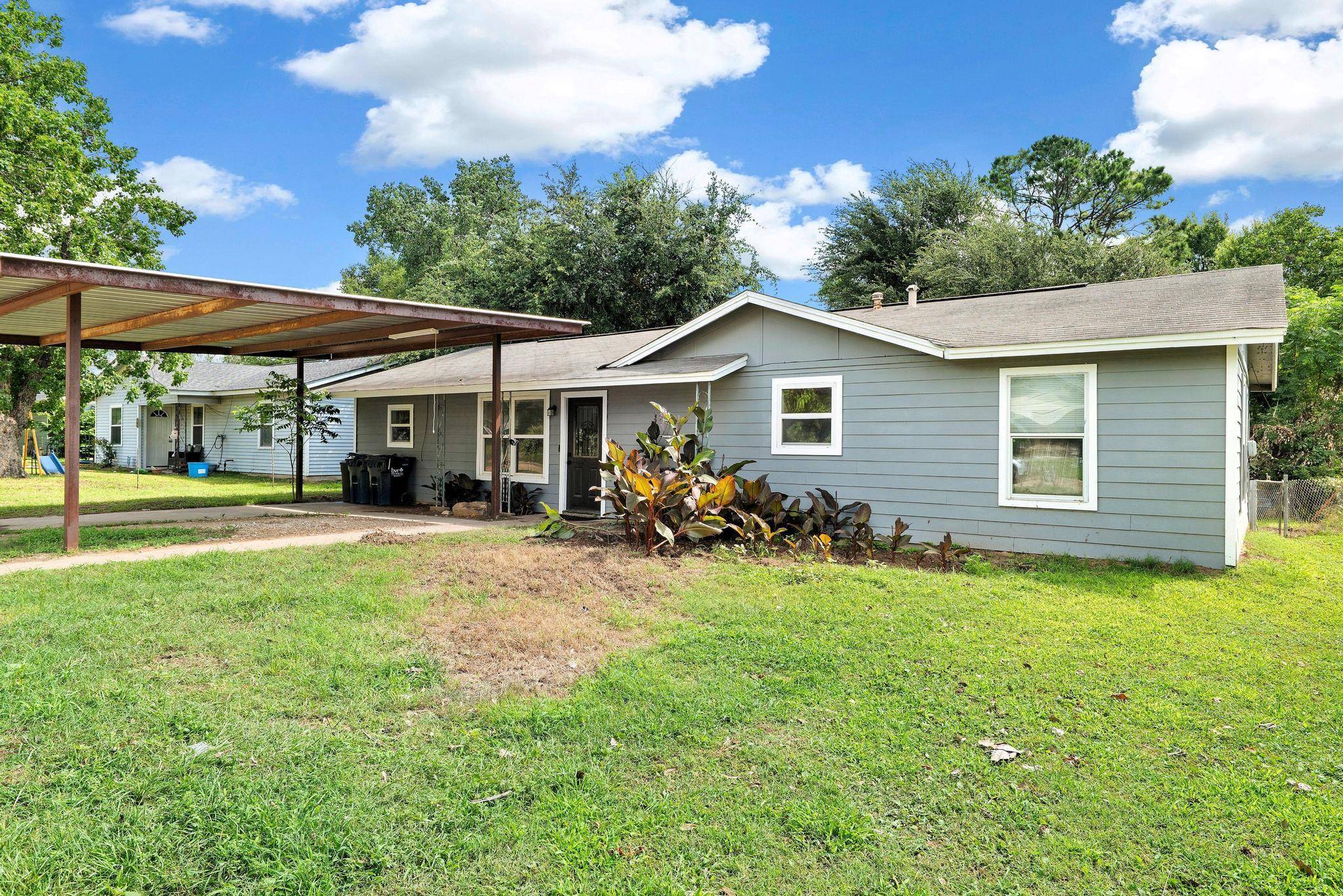 720 Dyer ST, Rockdale, TX 76567
