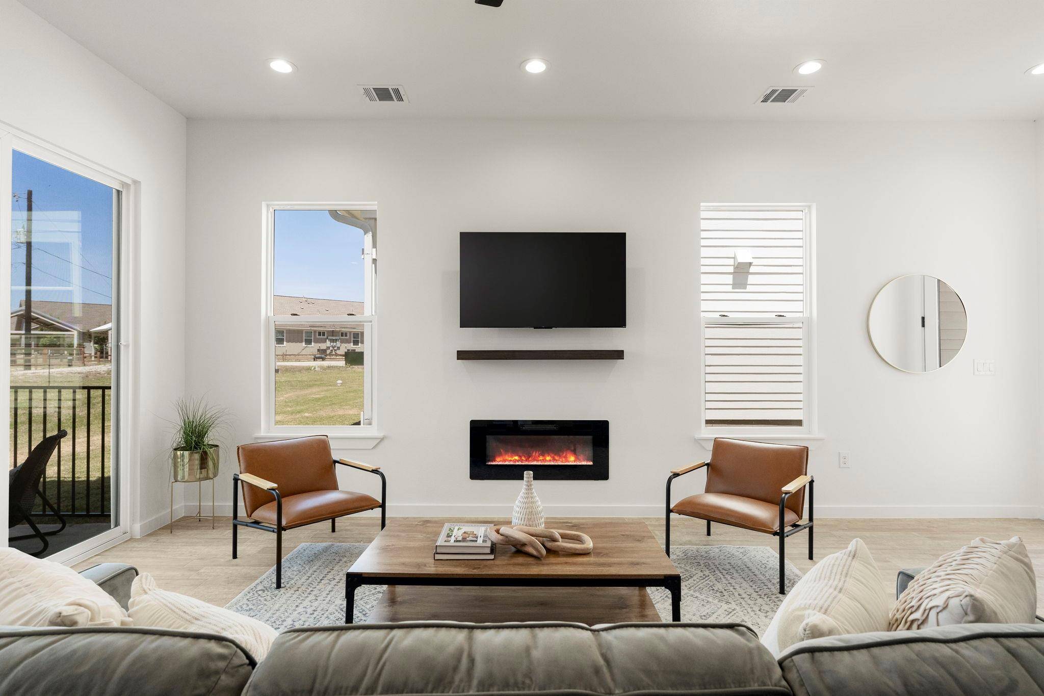 136 Lourdes CT #B, Dripping Springs, TX 78620