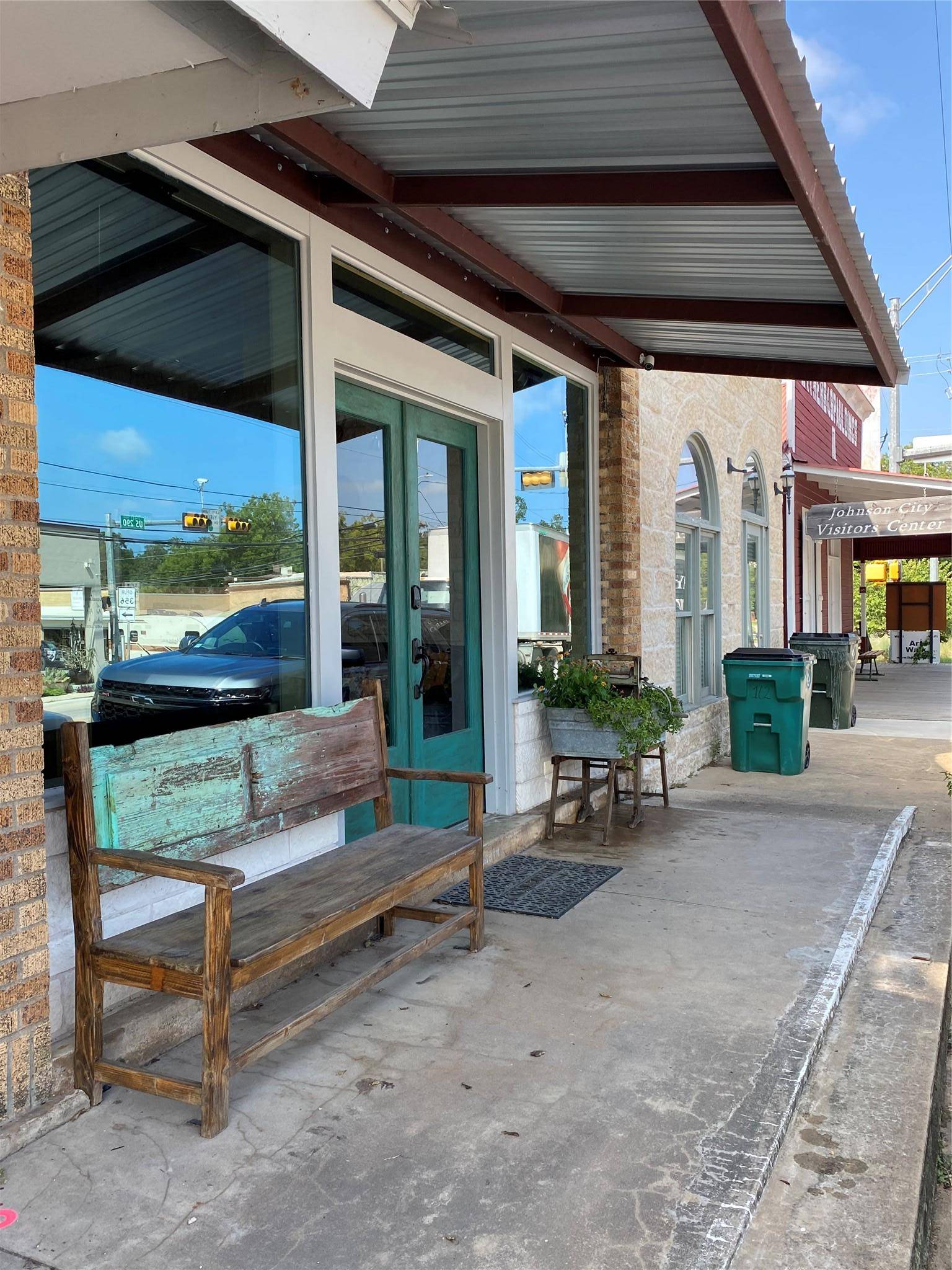 104 E Main ST, Johnson City, TX 78636