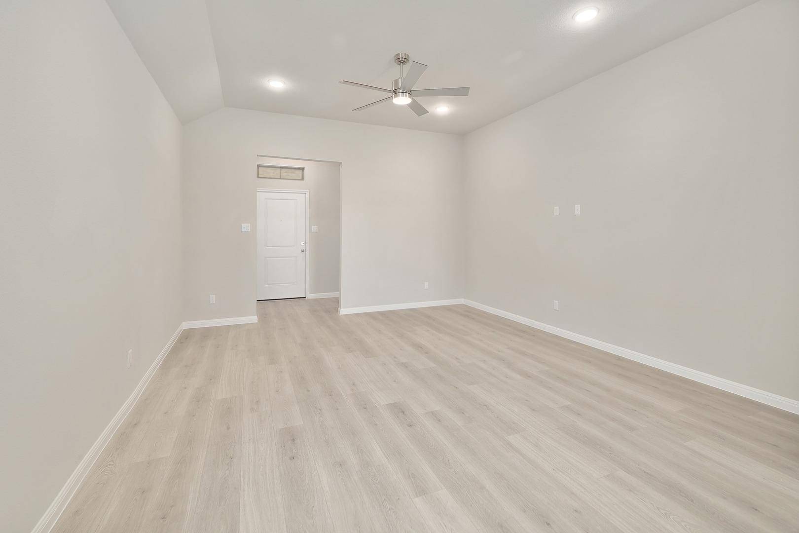 222 Hornet ST, Elgin, TX 78621