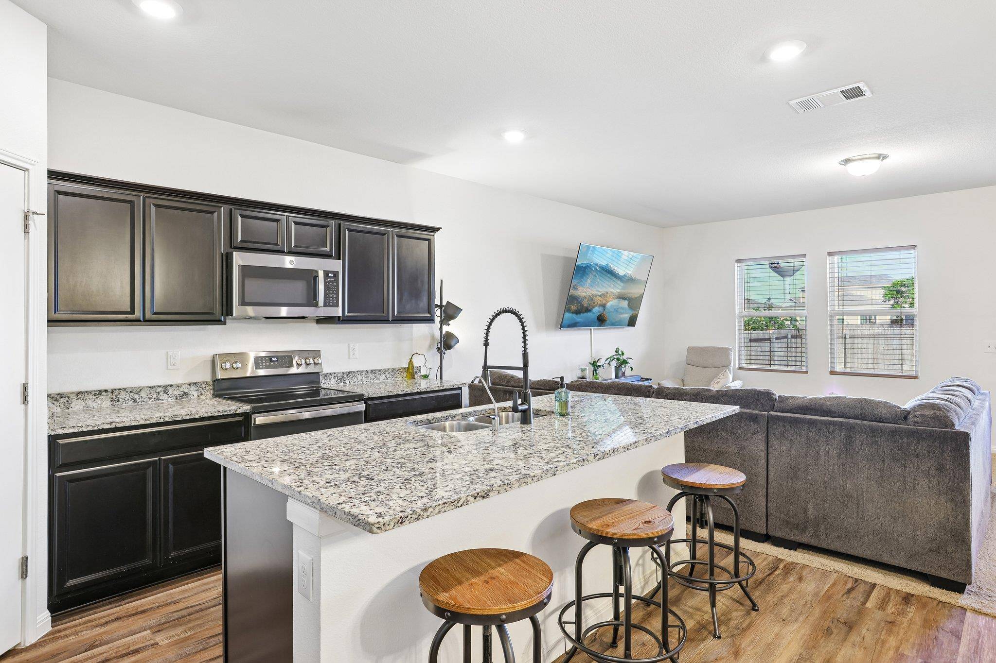 19105 Mike Mansfield RD, Manor, TX 78653