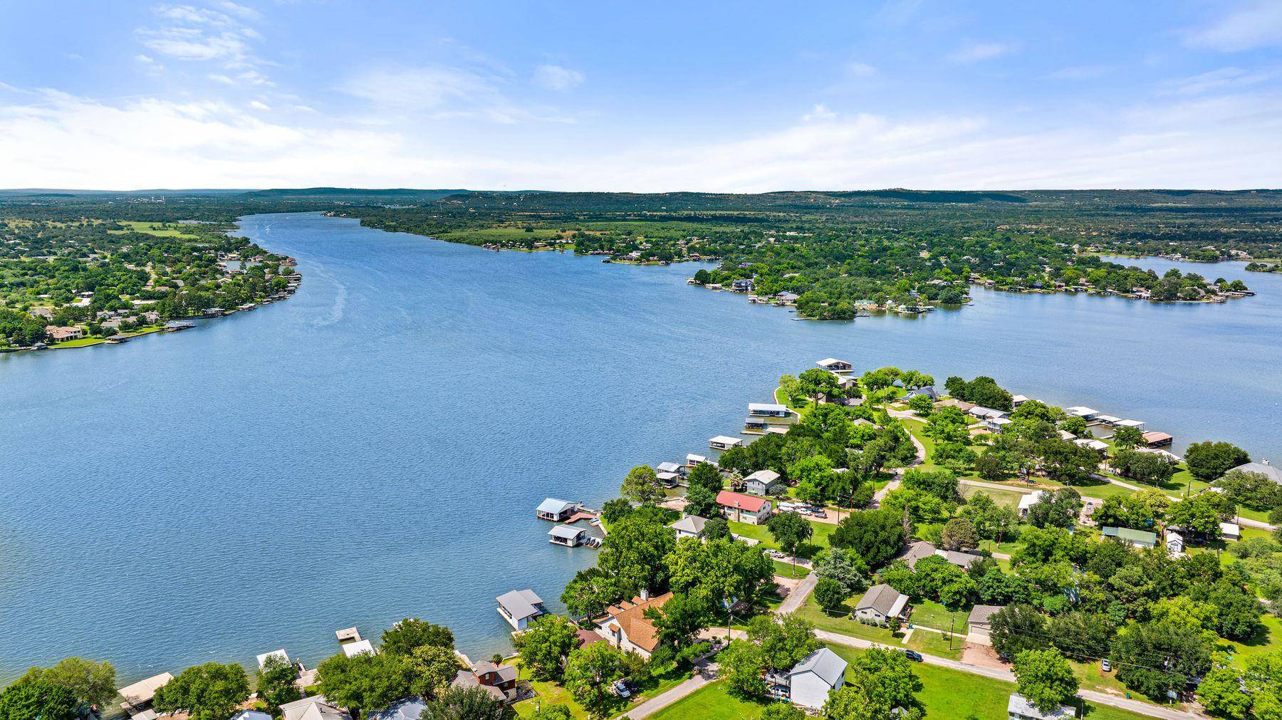 402 South Shorewood DR, Granite Shoals, TX 78654
