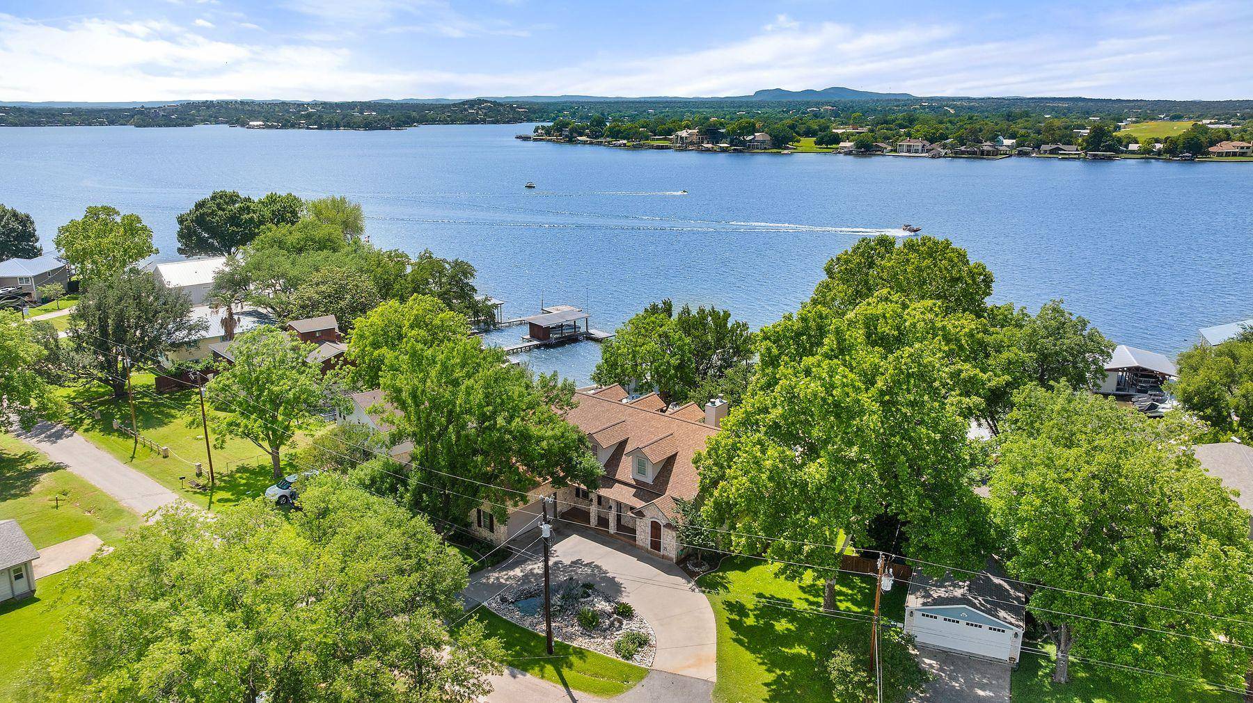 402 South Shorewood DR, Granite Shoals, TX 78654