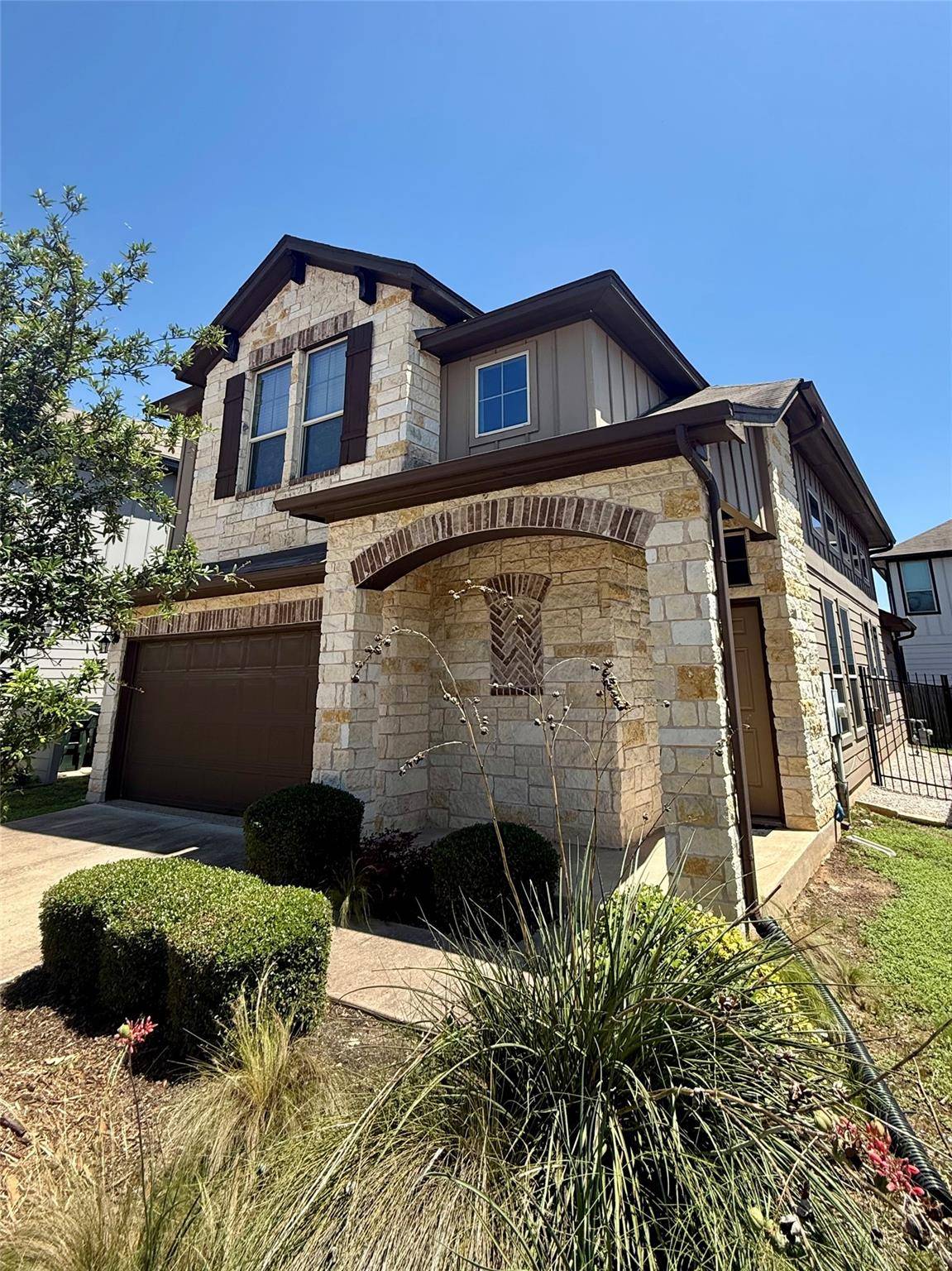 907 Sleepy Dell LN, Austin, TX 78748