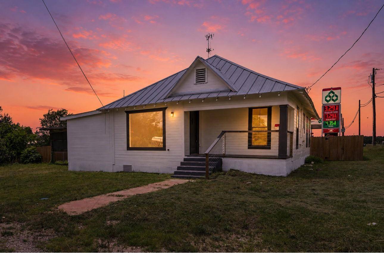 100 W Caskey ST, Florence, TX 76527