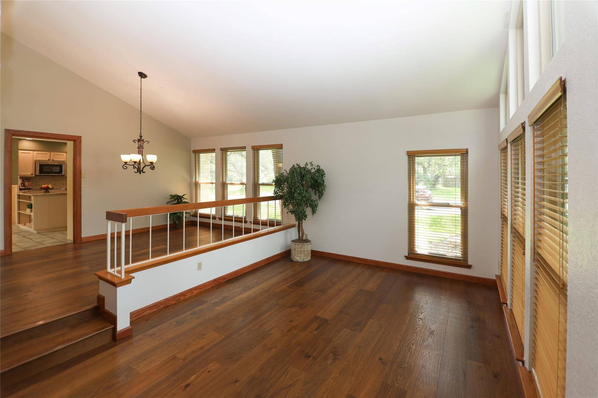 10901 Country Knoll KNLS, Austin, TX 78750