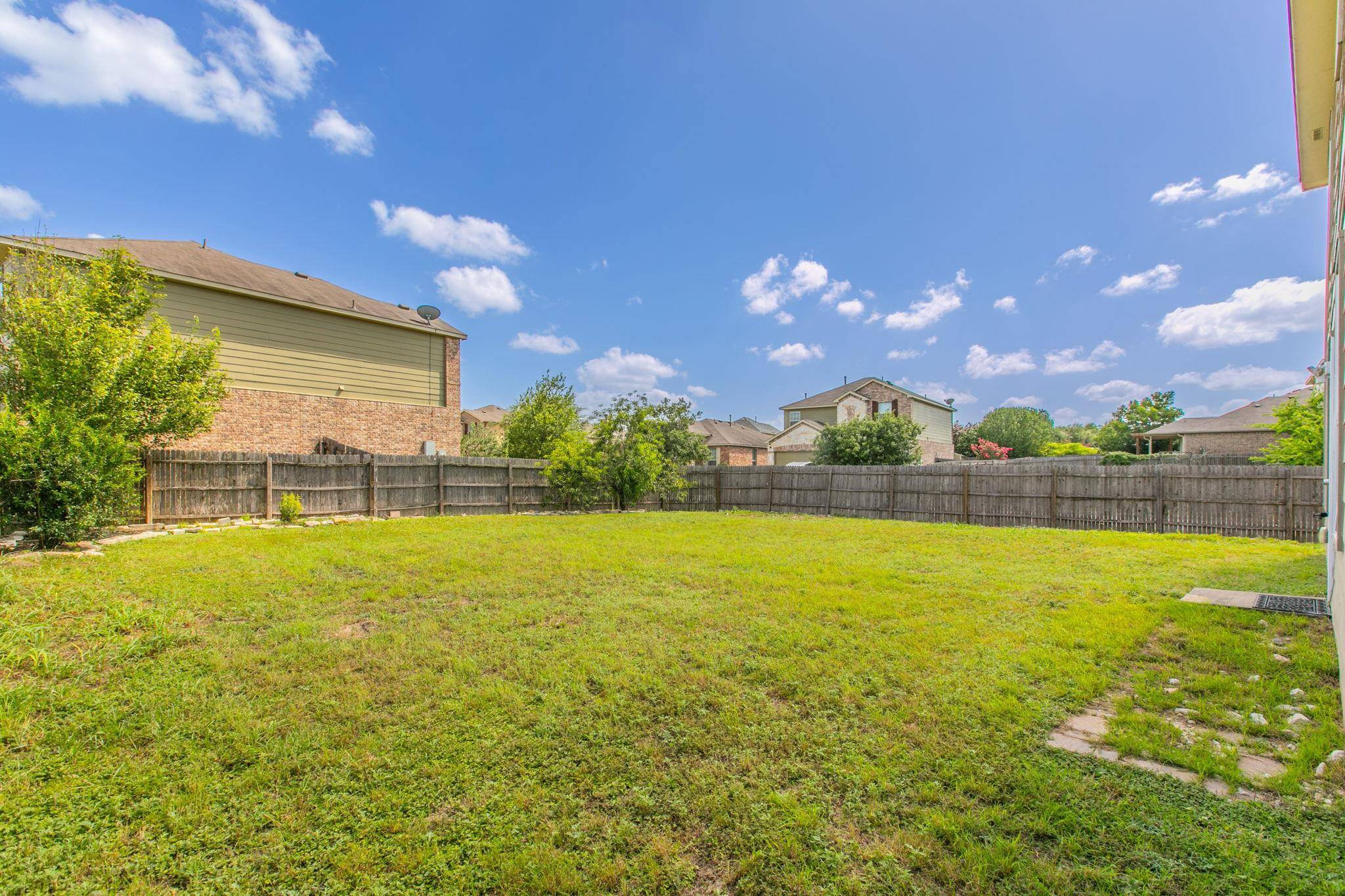 316 Pine Arbol, Buda, TX 78610