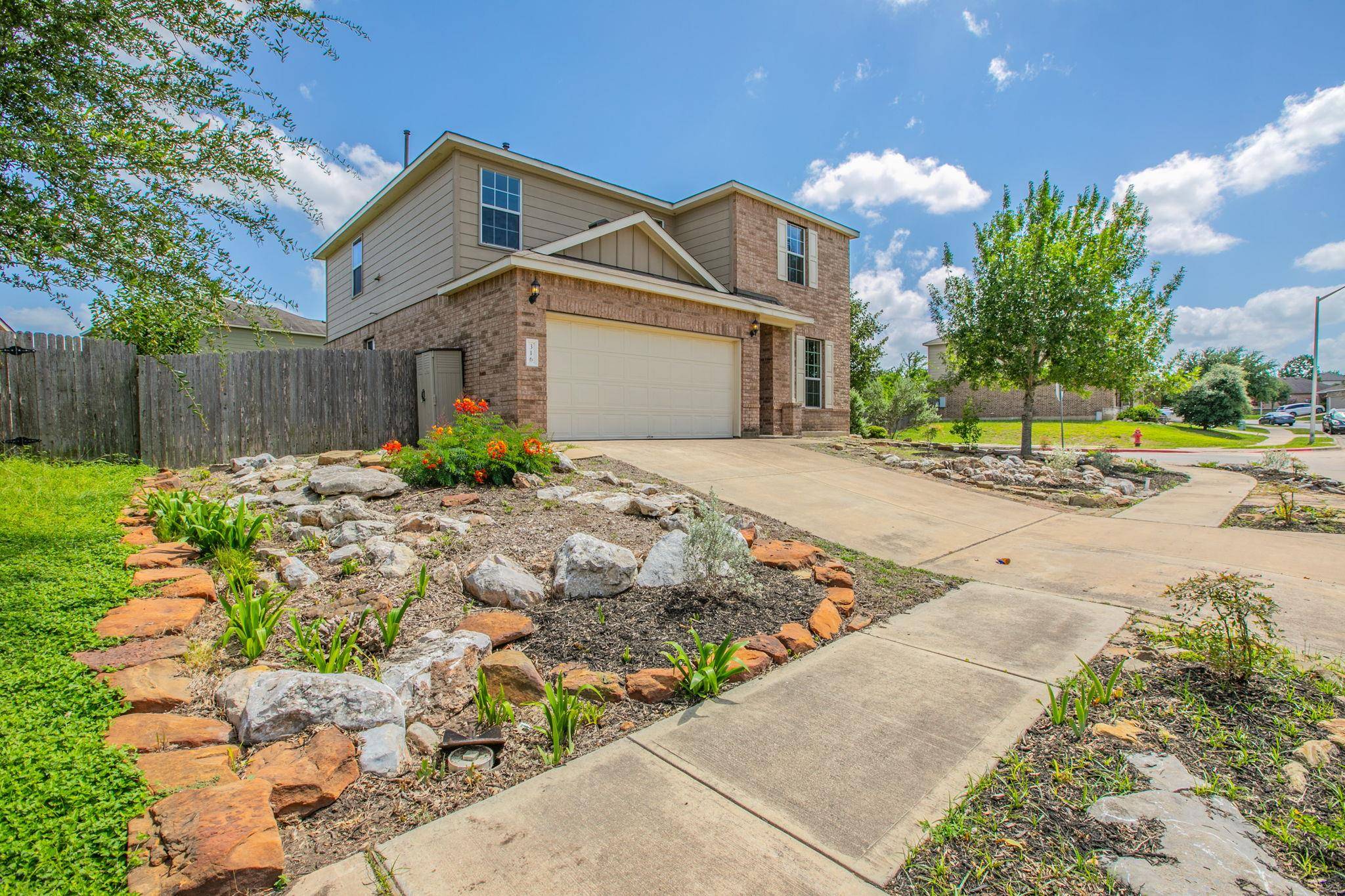 316 Pine Arbol, Buda, TX 78610