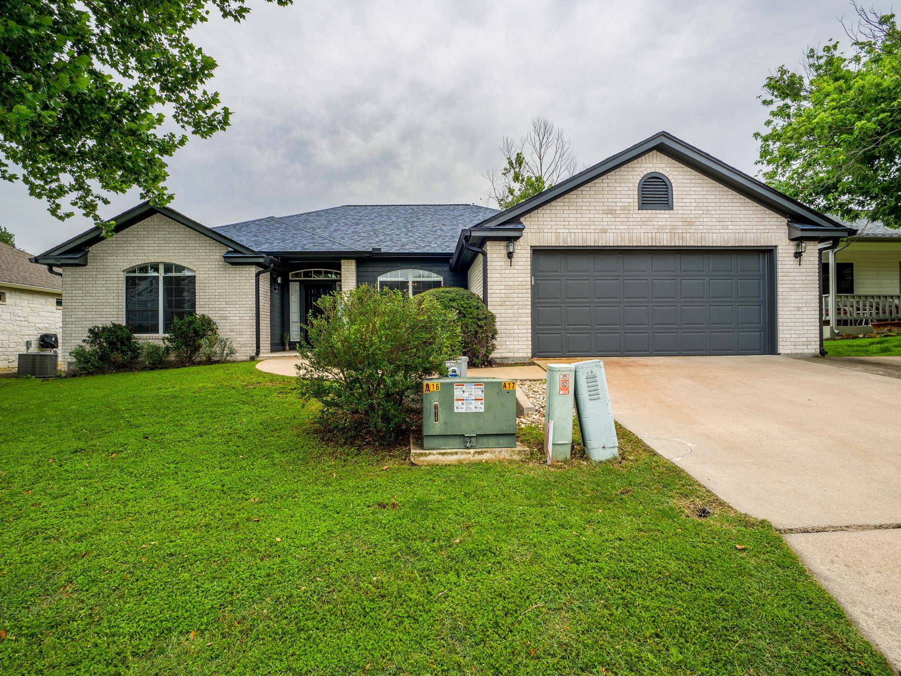 408 Spyglass ST, Meadowlakes, TX 78654