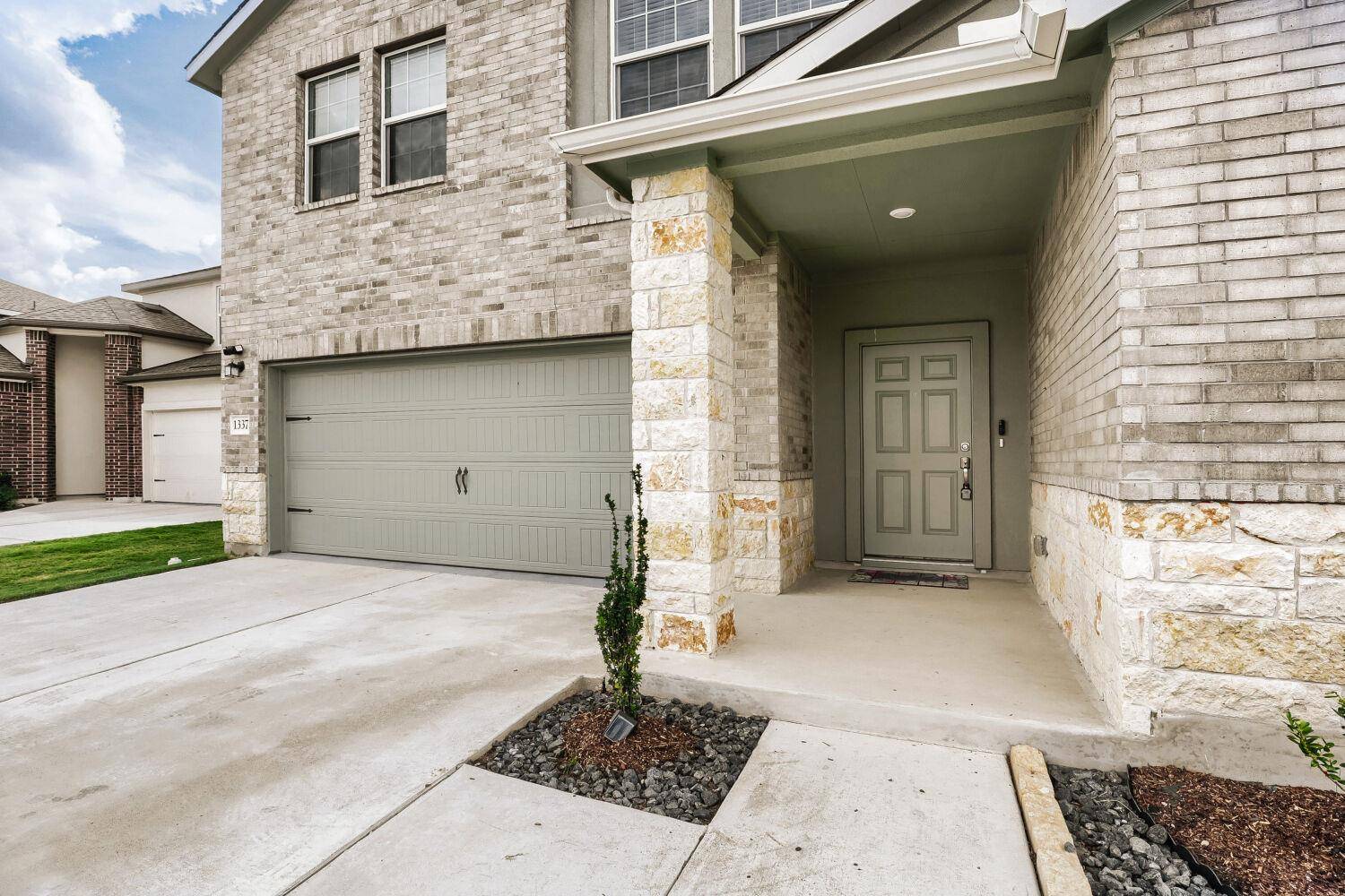 1337 Aquilla DR, Leander, TX 78641