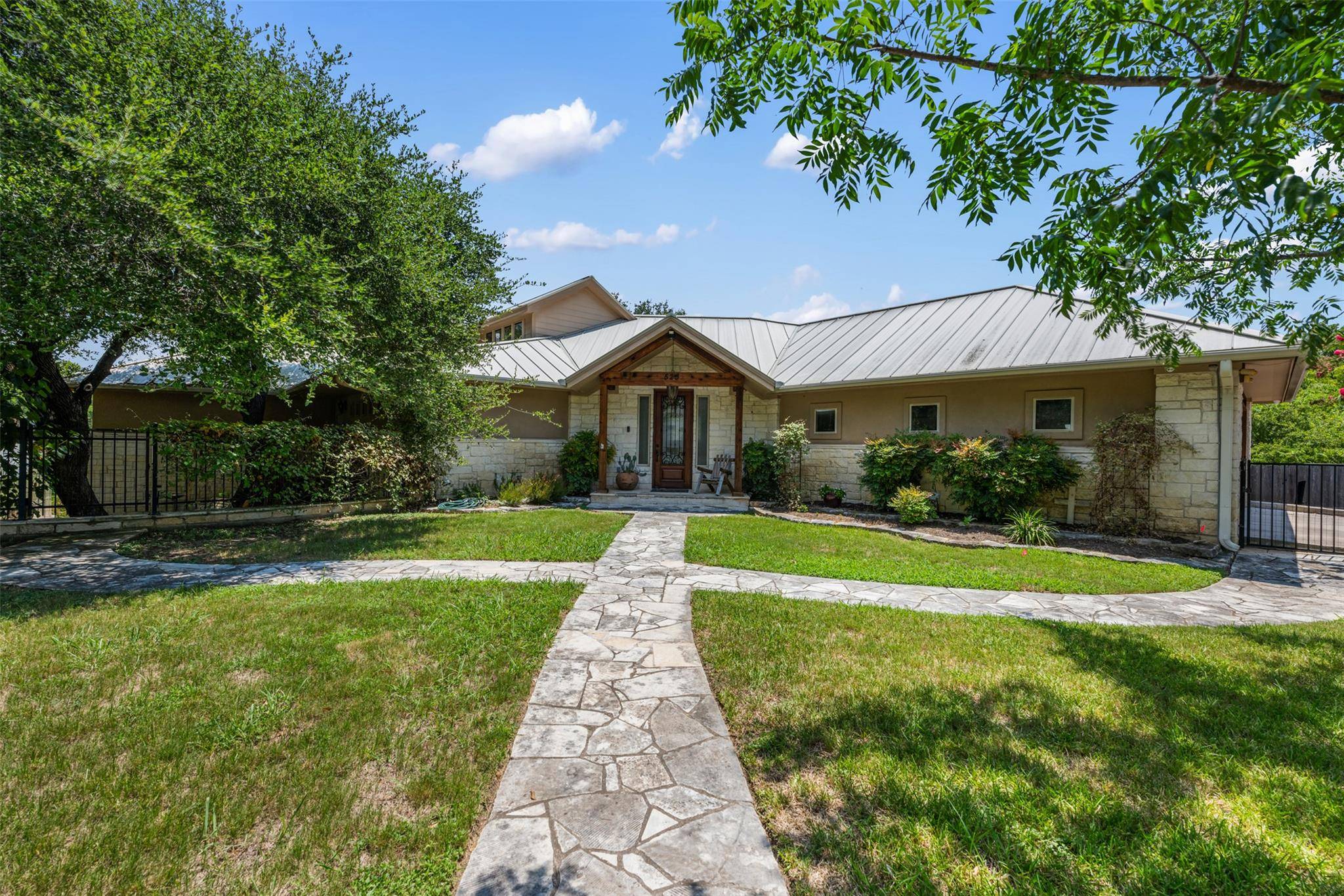 523 County Road 136A, Kingsland, TX 78639