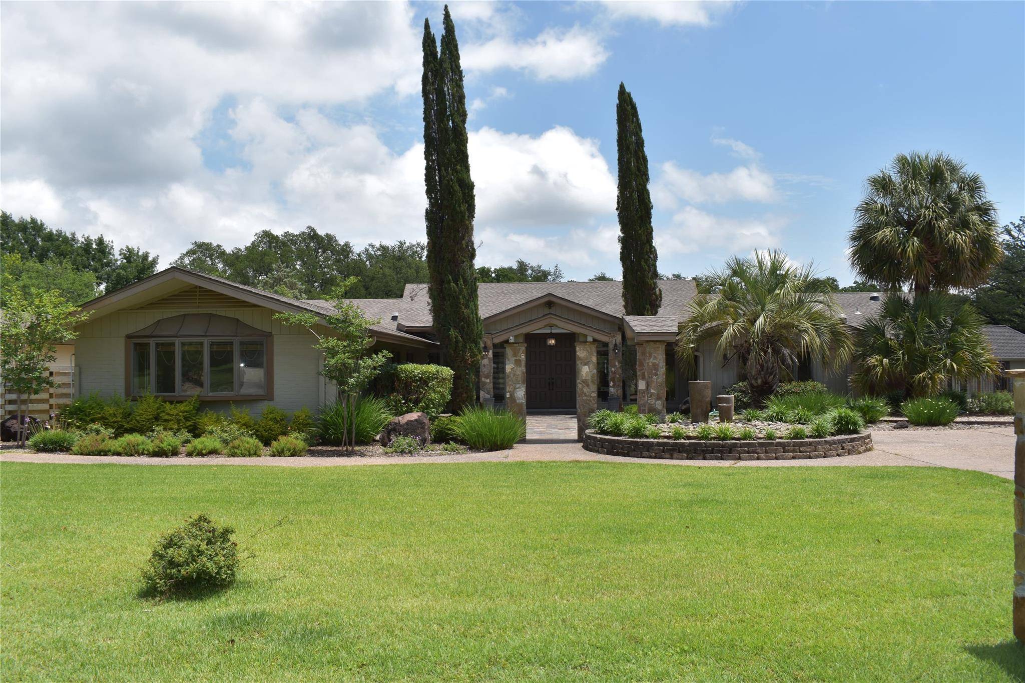 311 Oleander DR, Marble Falls, TX 78654