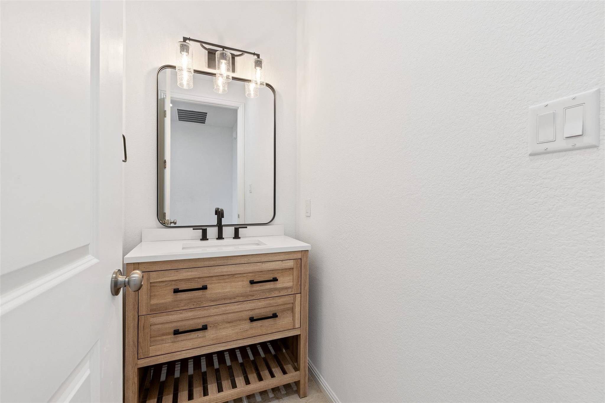 505 Sixpence LN, Georgetown, TX 78628