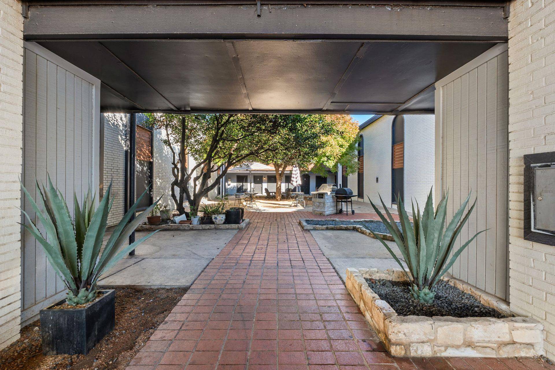 1220 W Anderson LN #106, Austin, TX 78757