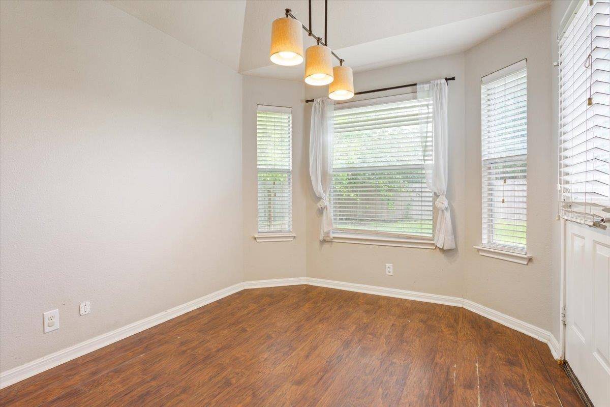 125 Bayliss ST, Hutto, TX 78634