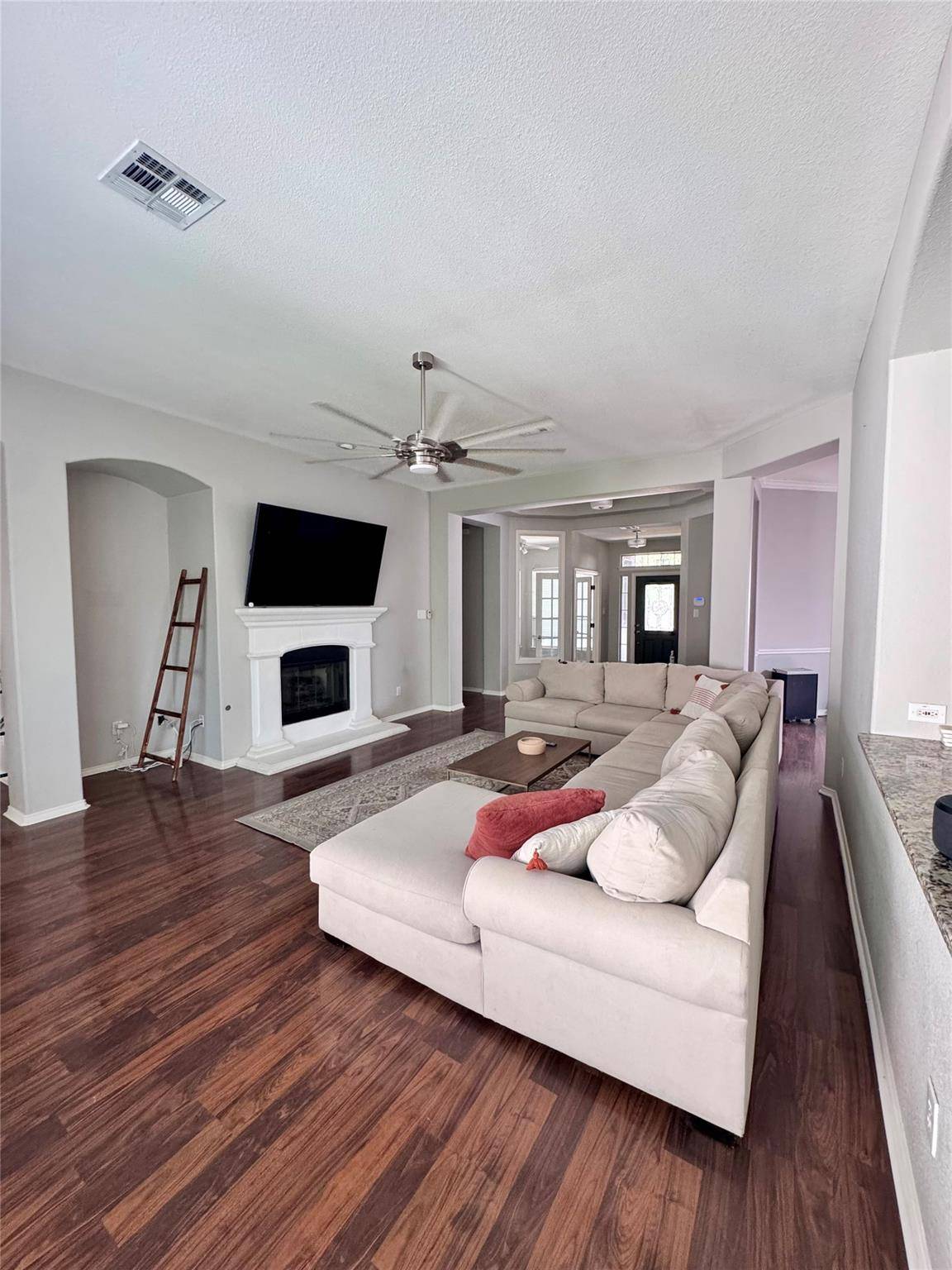1324 Bull Horn LOOP, Round Rock, TX 78665
