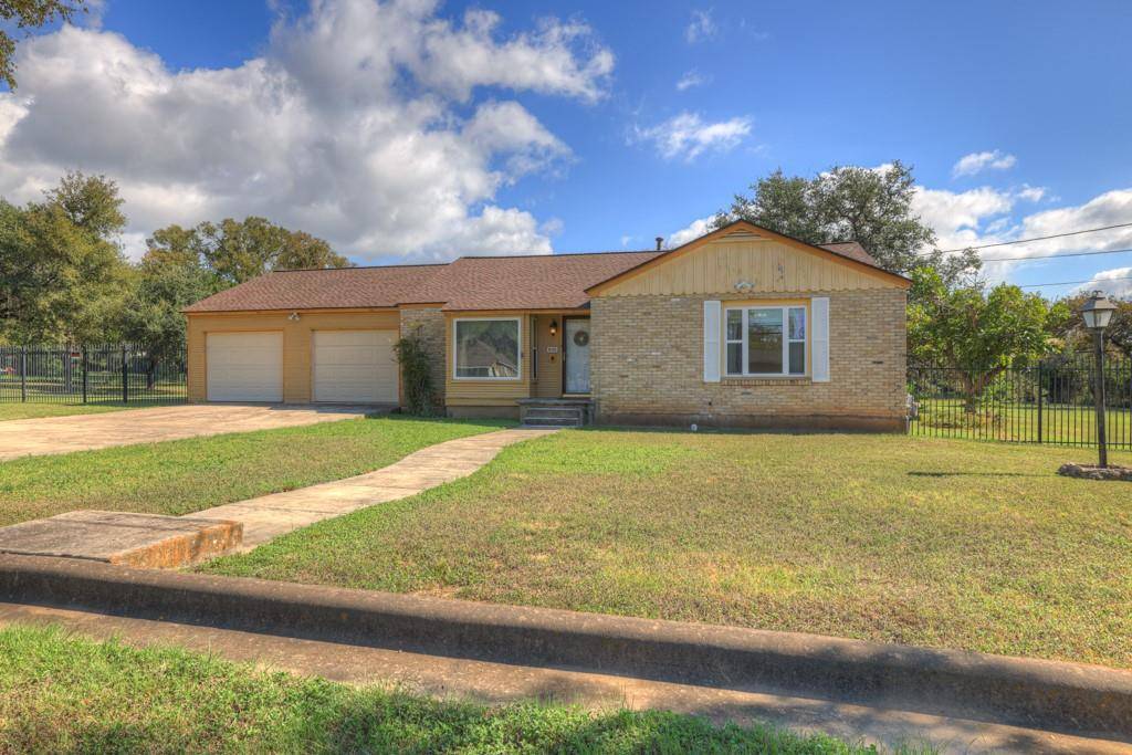 800 N Bishop ST, San Marcos, TX 78666