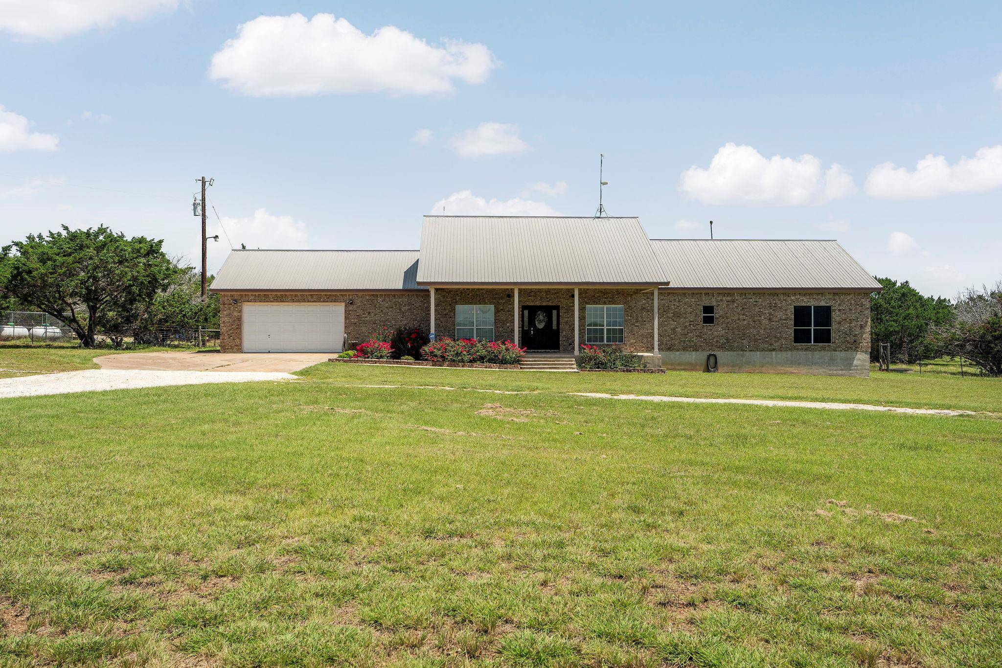 2110 County Road 285, Liberty Hill, TX 78642