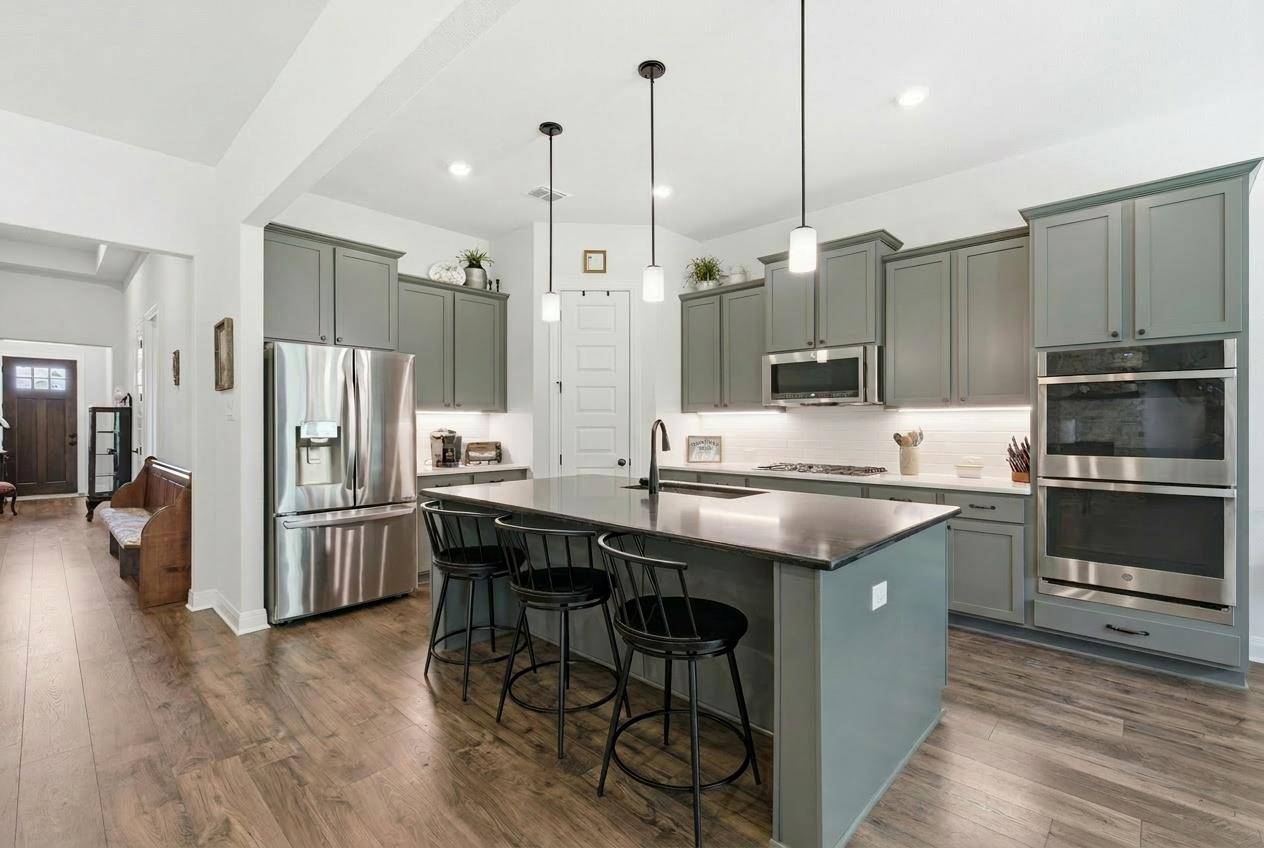150 McNaughton DR, Liberty Hill, TX 78642
