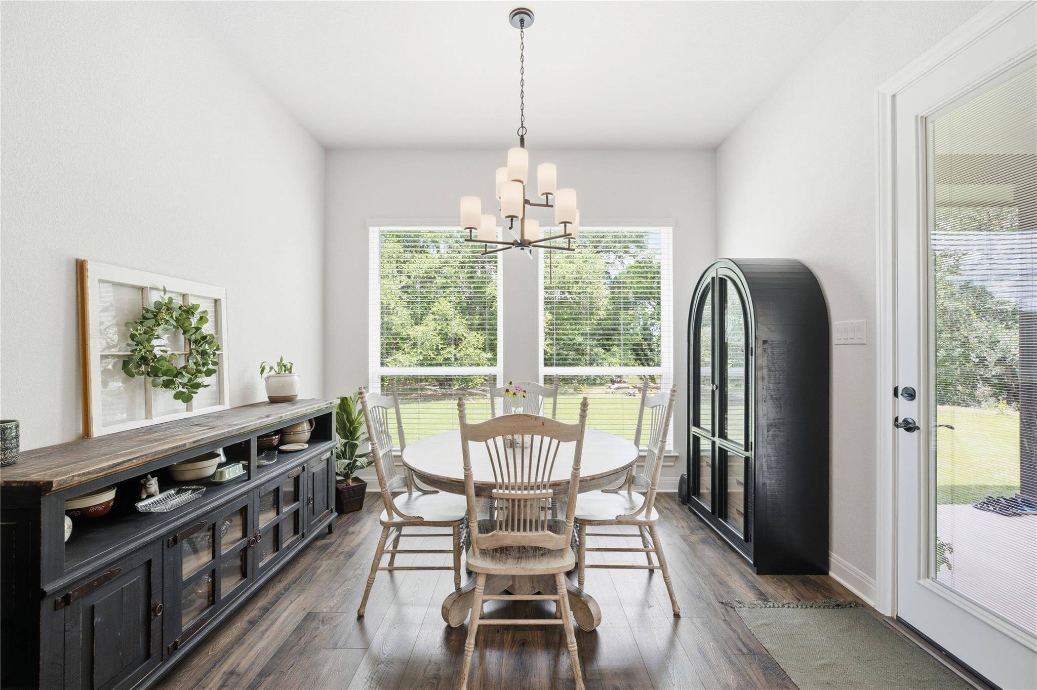 150 McNaughton DR, Liberty Hill, TX 78642