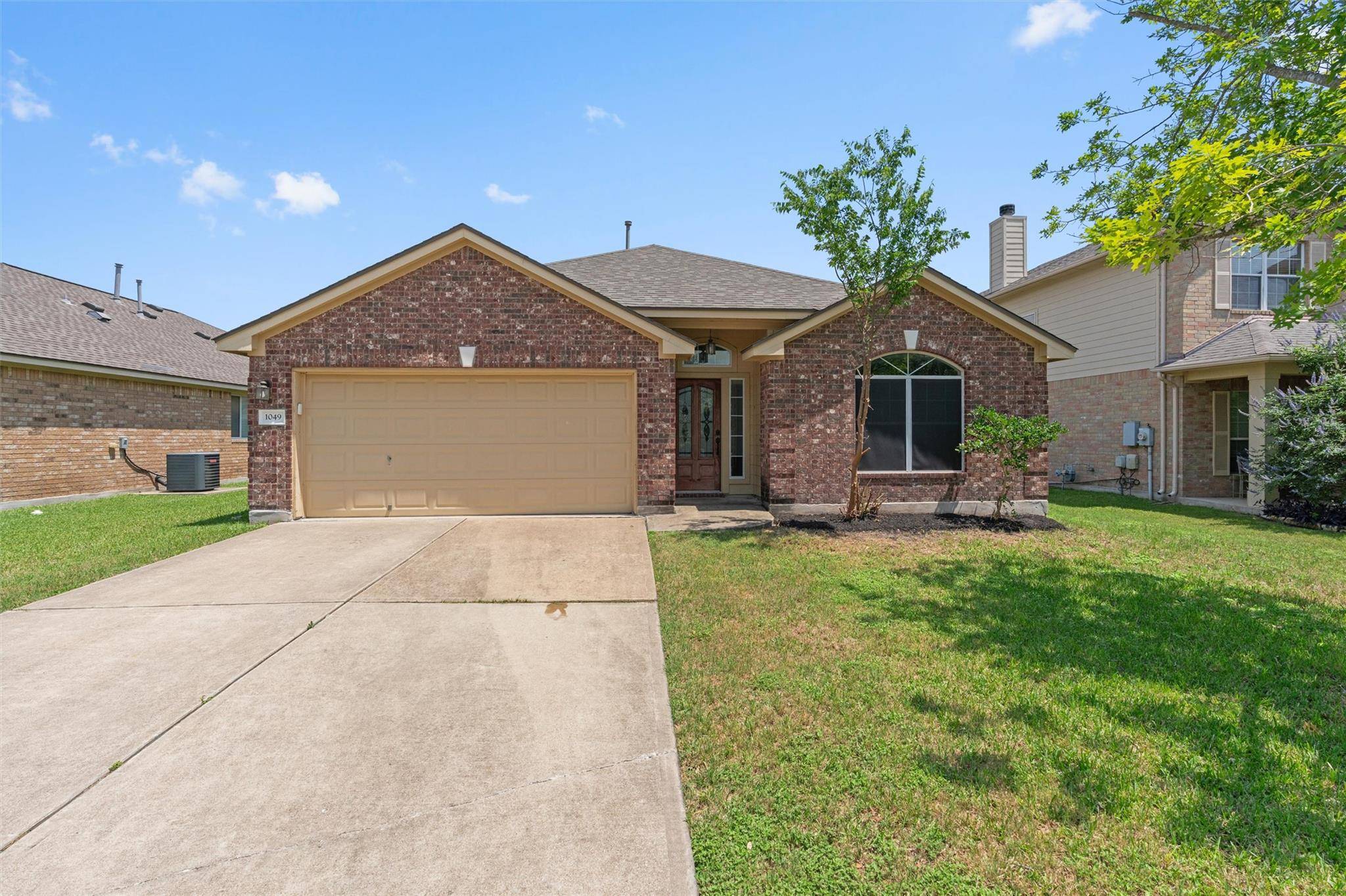 1049 Regency LN, Round Rock, TX 78665