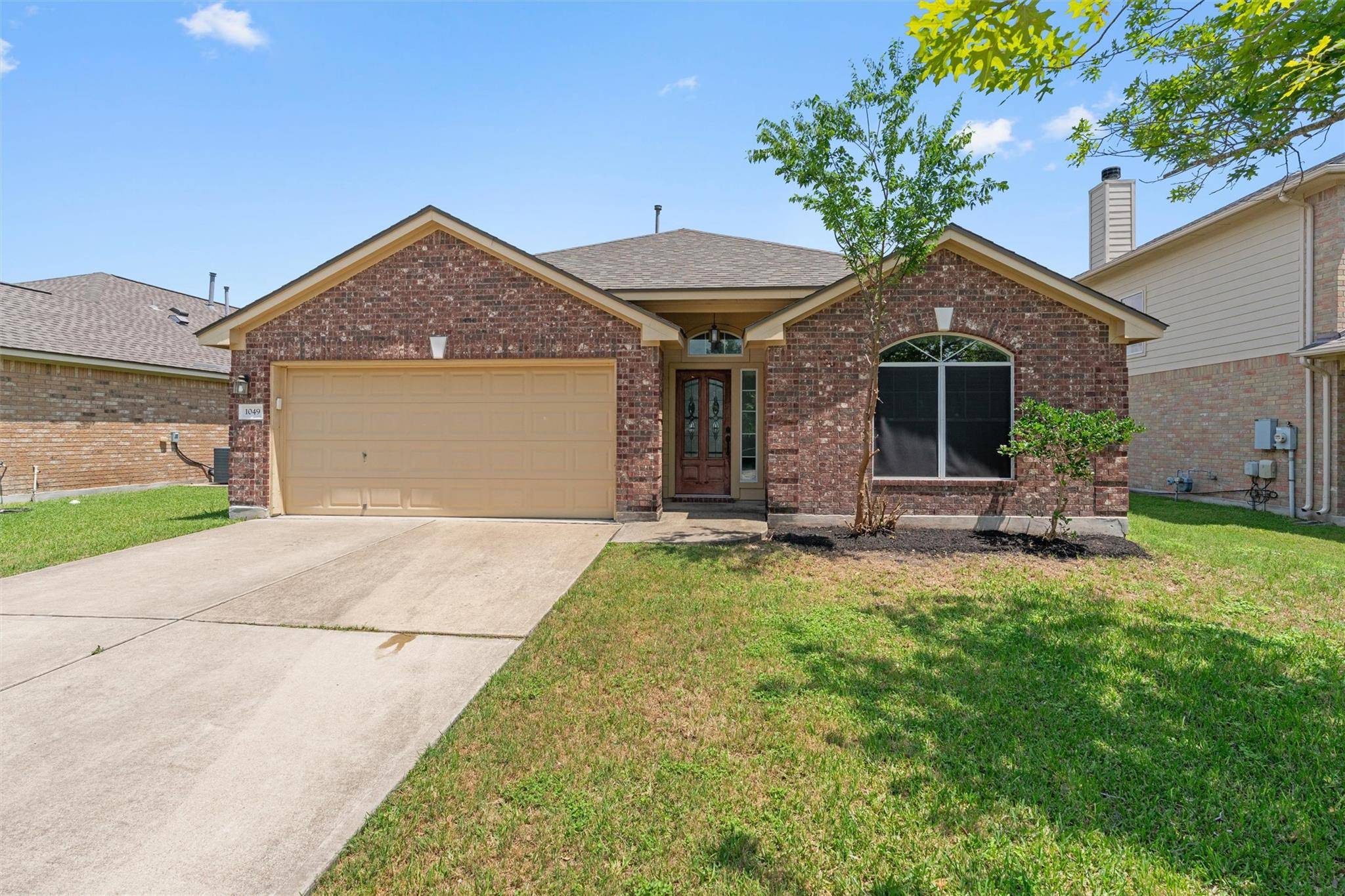 1049 Regency LN, Round Rock, TX 78665