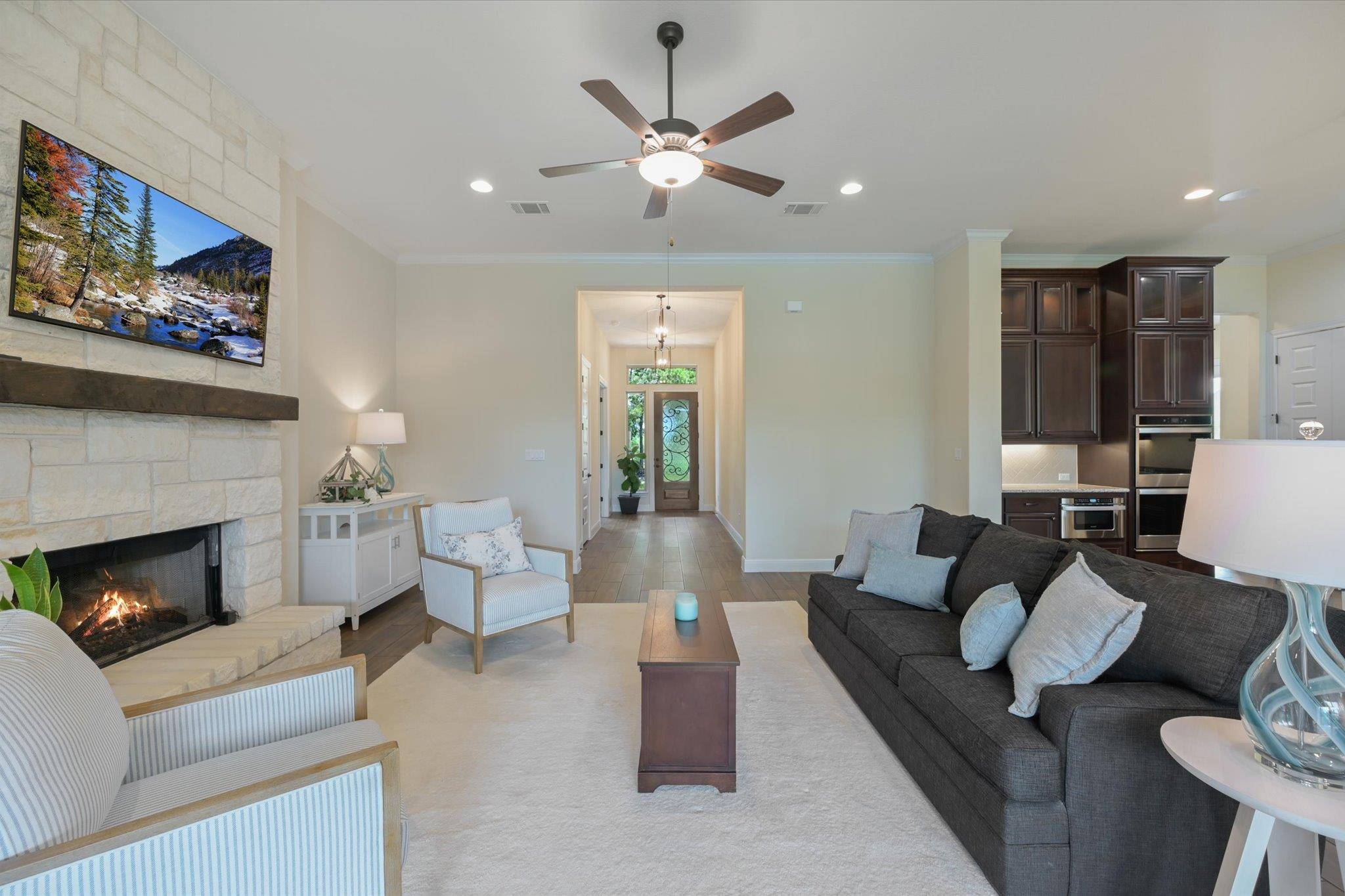 19305 Leisure LN, Jonestown, TX 78645