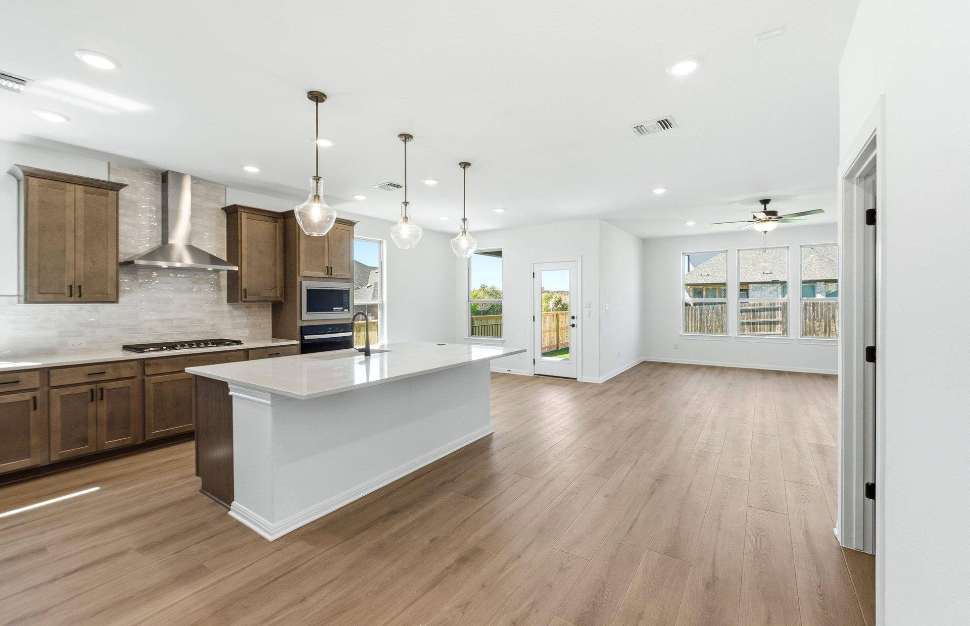 605 Ridge Point DR, Georgetown, TX 78628