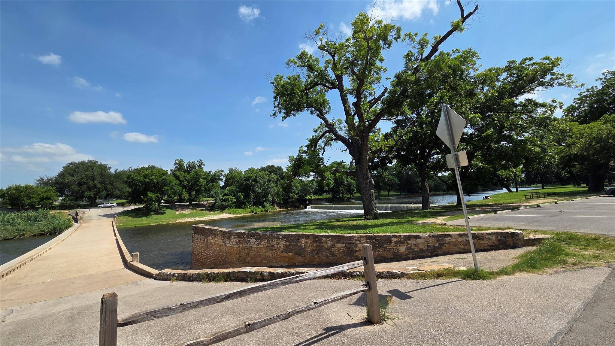 530 W 22nd ST, Georgetown, TX 78626