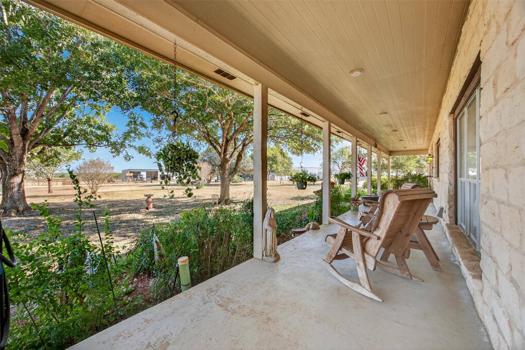 672 County Road 447, Waelder, TX 78959