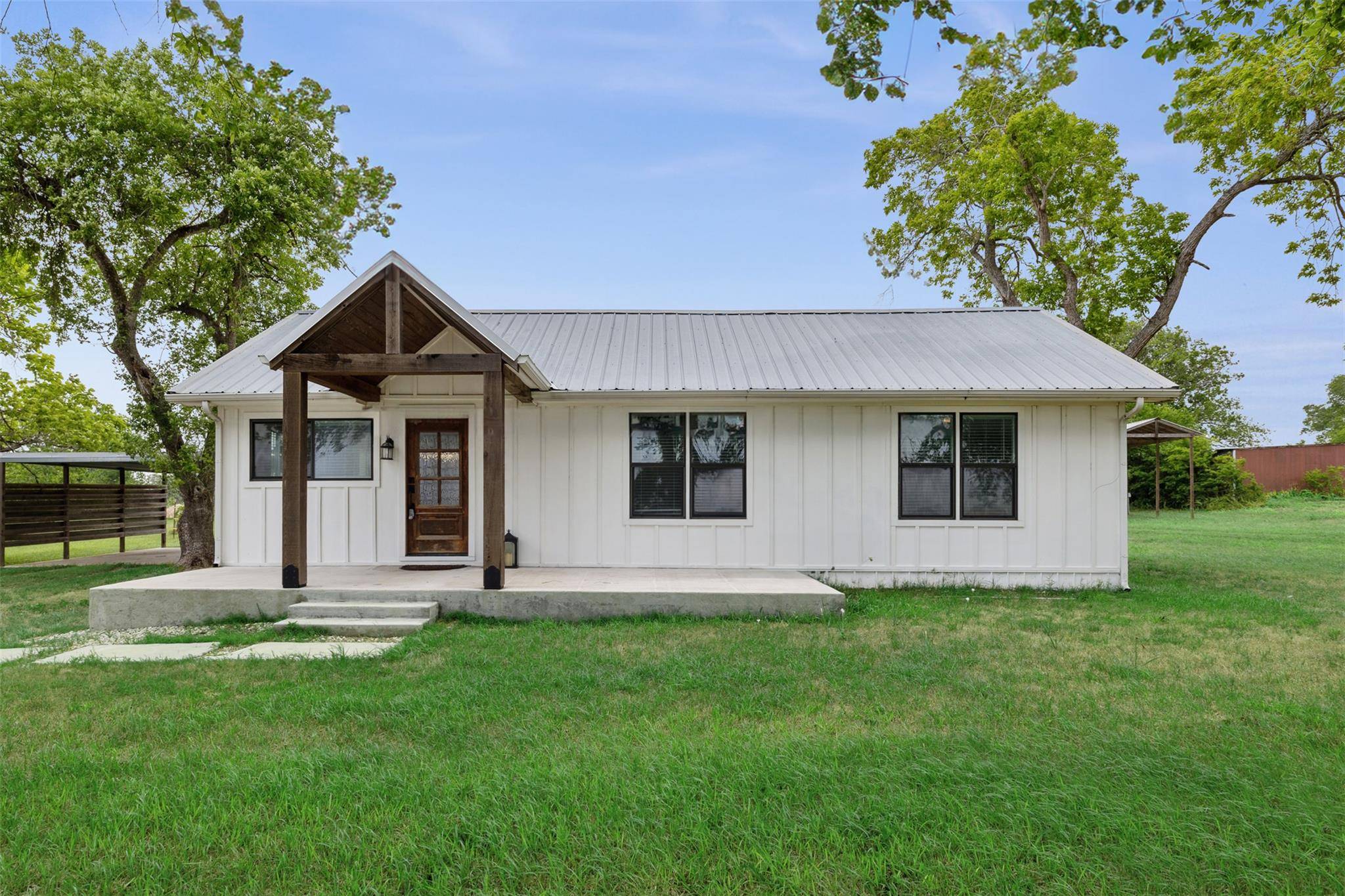 5530 US Highway 90a W, Shiner, TX 77984