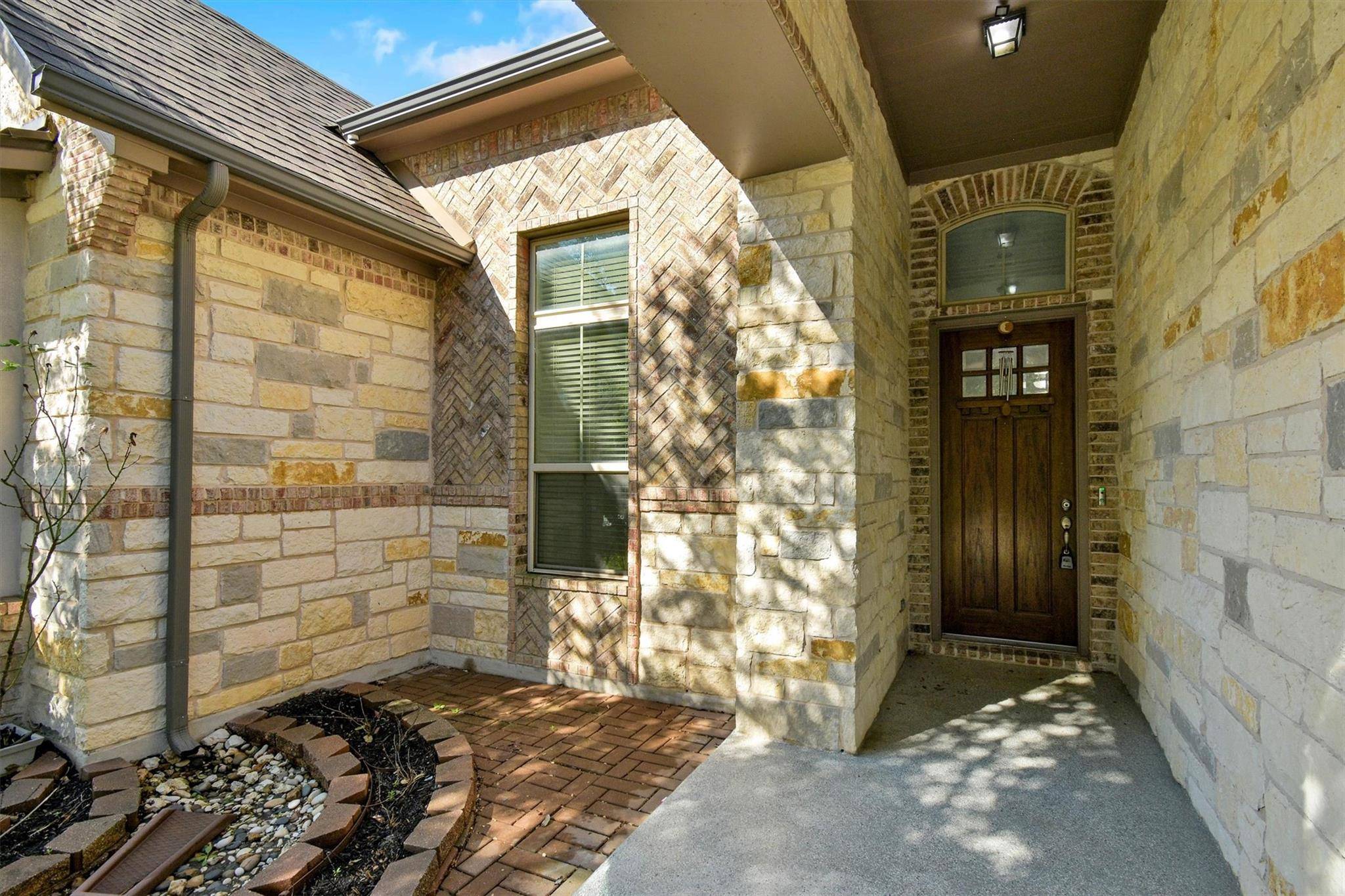 2325 Blended Tree Ranch DR, Leander, TX 78641