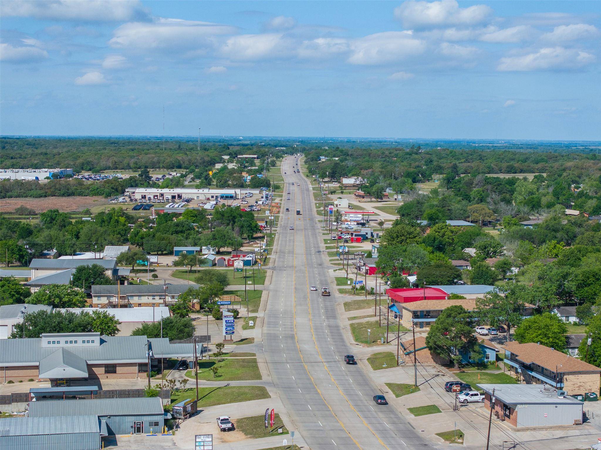 1804 W Cameron Ave, Rockdale, TX 76567