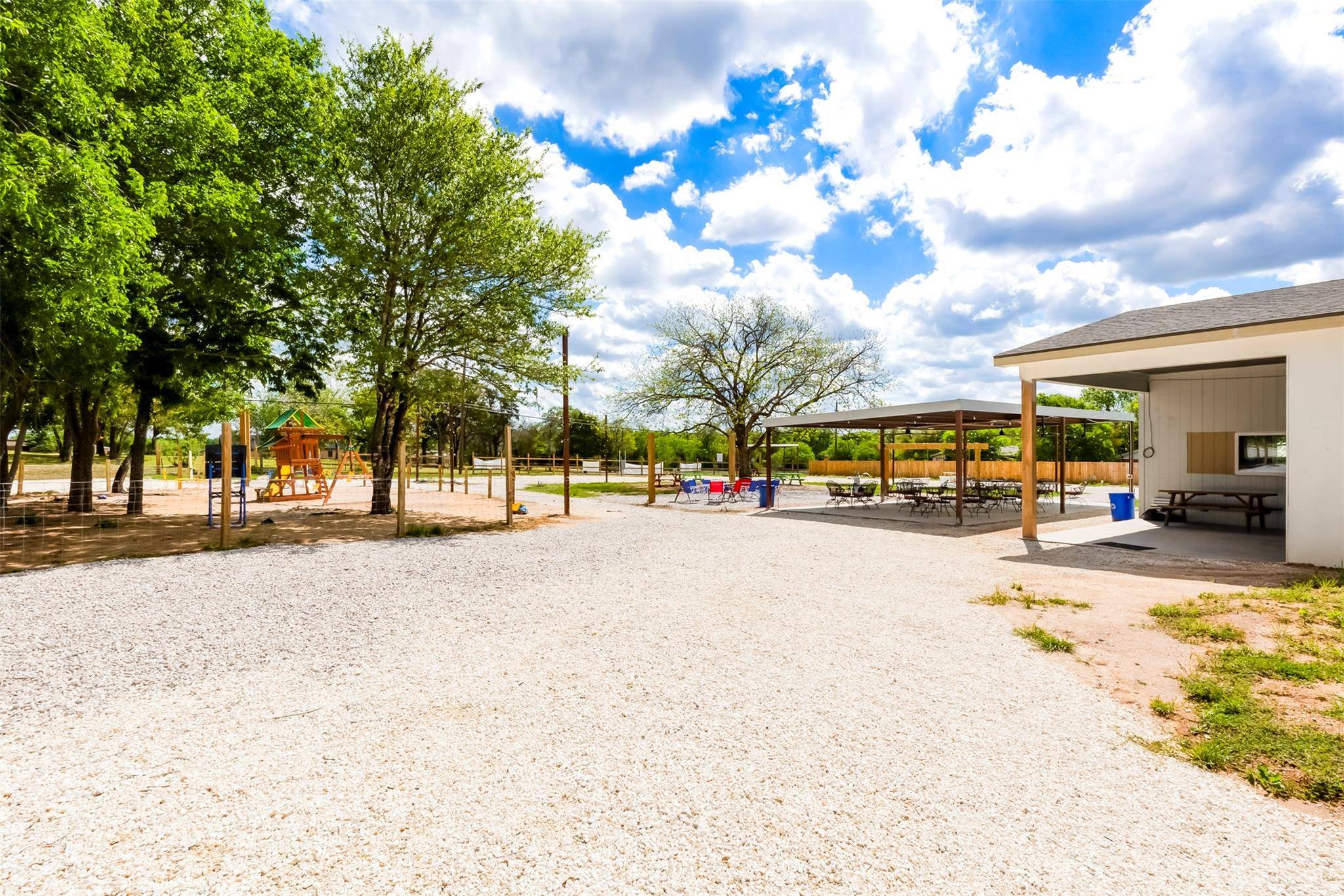 306 Oak ST, Rockdale, TX 76567