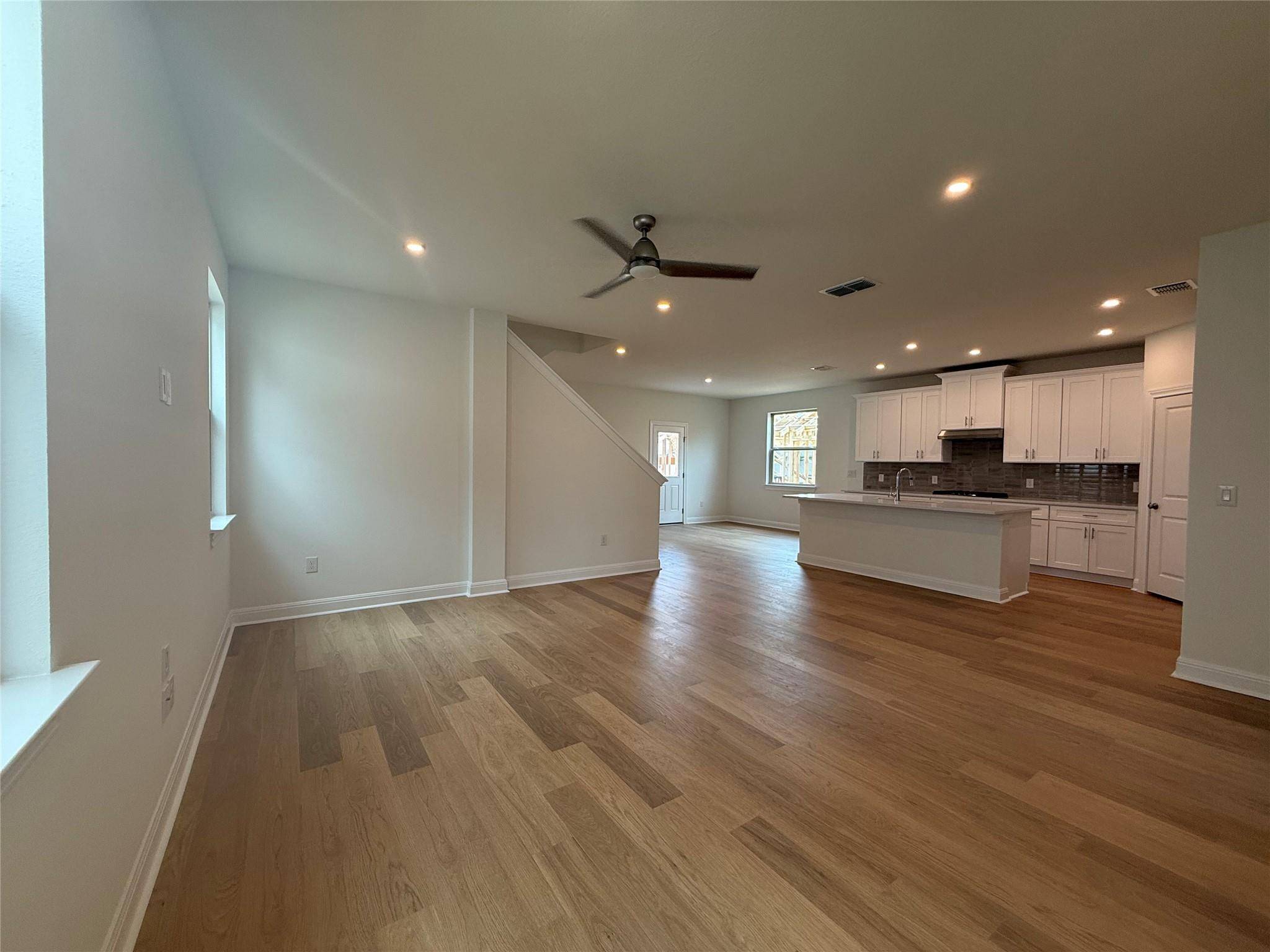 132 Tenny LN, Kyle, TX 78640