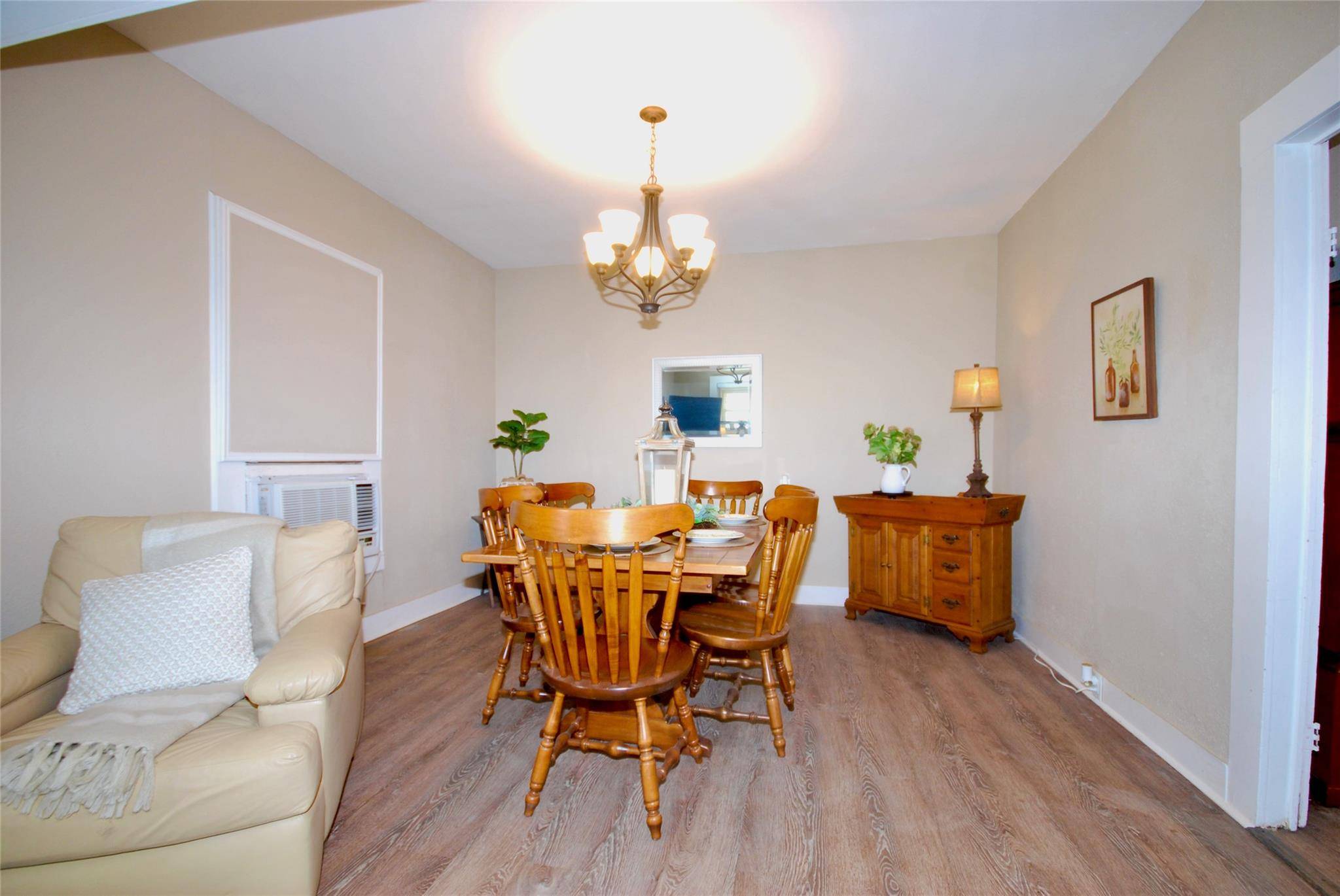 125 W Wallace ST, Gonzales, TX 78629