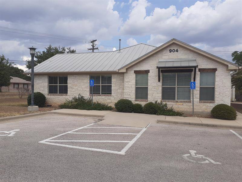 904 Crystal Falls PKWY, Leander, TX 78641