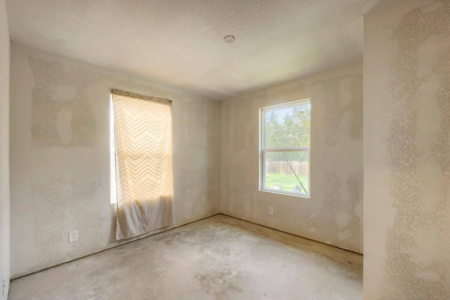 2705 Cory LN, Spicewood, TX 78669